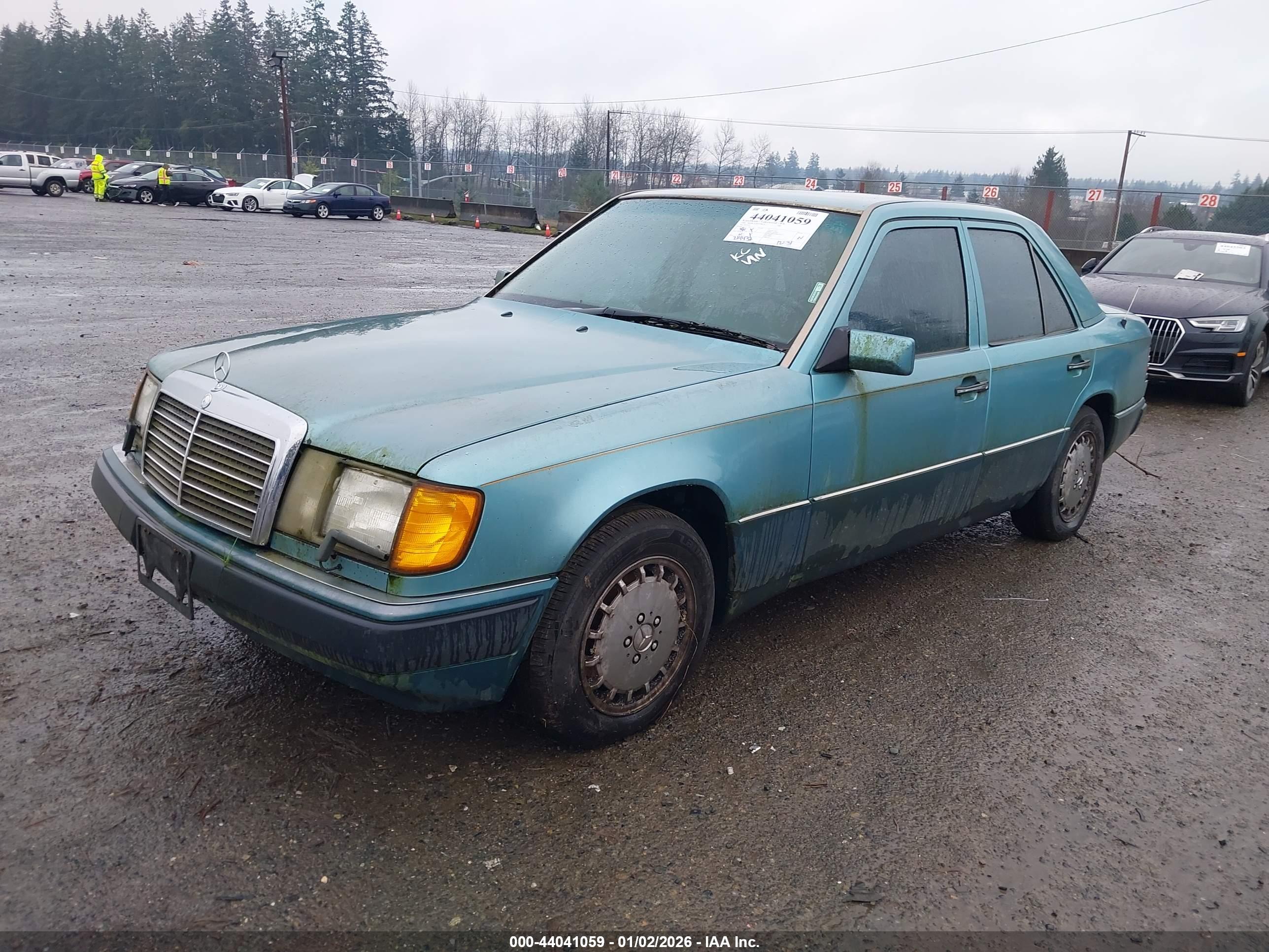 MERCEDES-BENZ 300 image 2