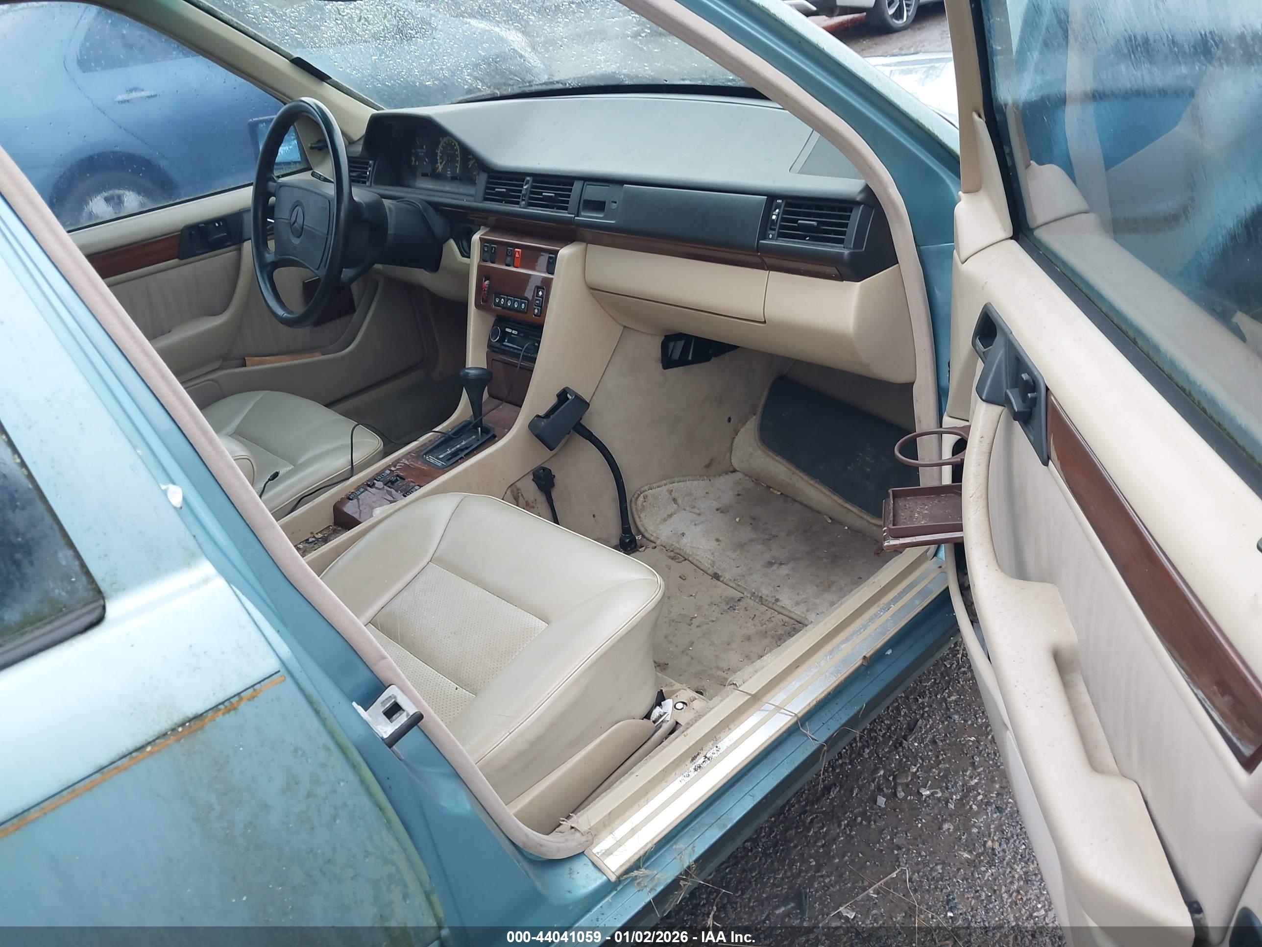 MERCEDES-BENZ 300 image 5