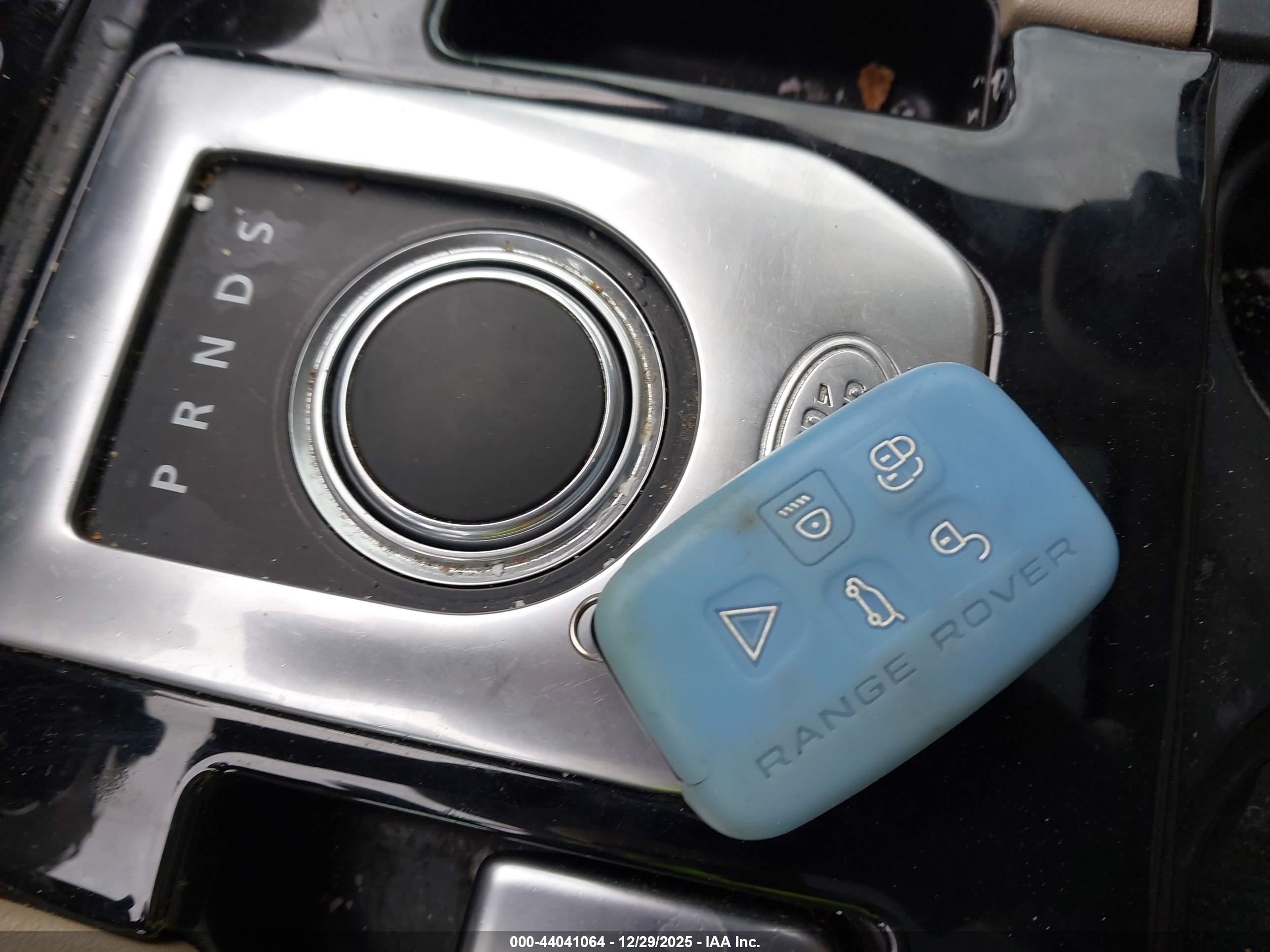 LAND ROVER image 11