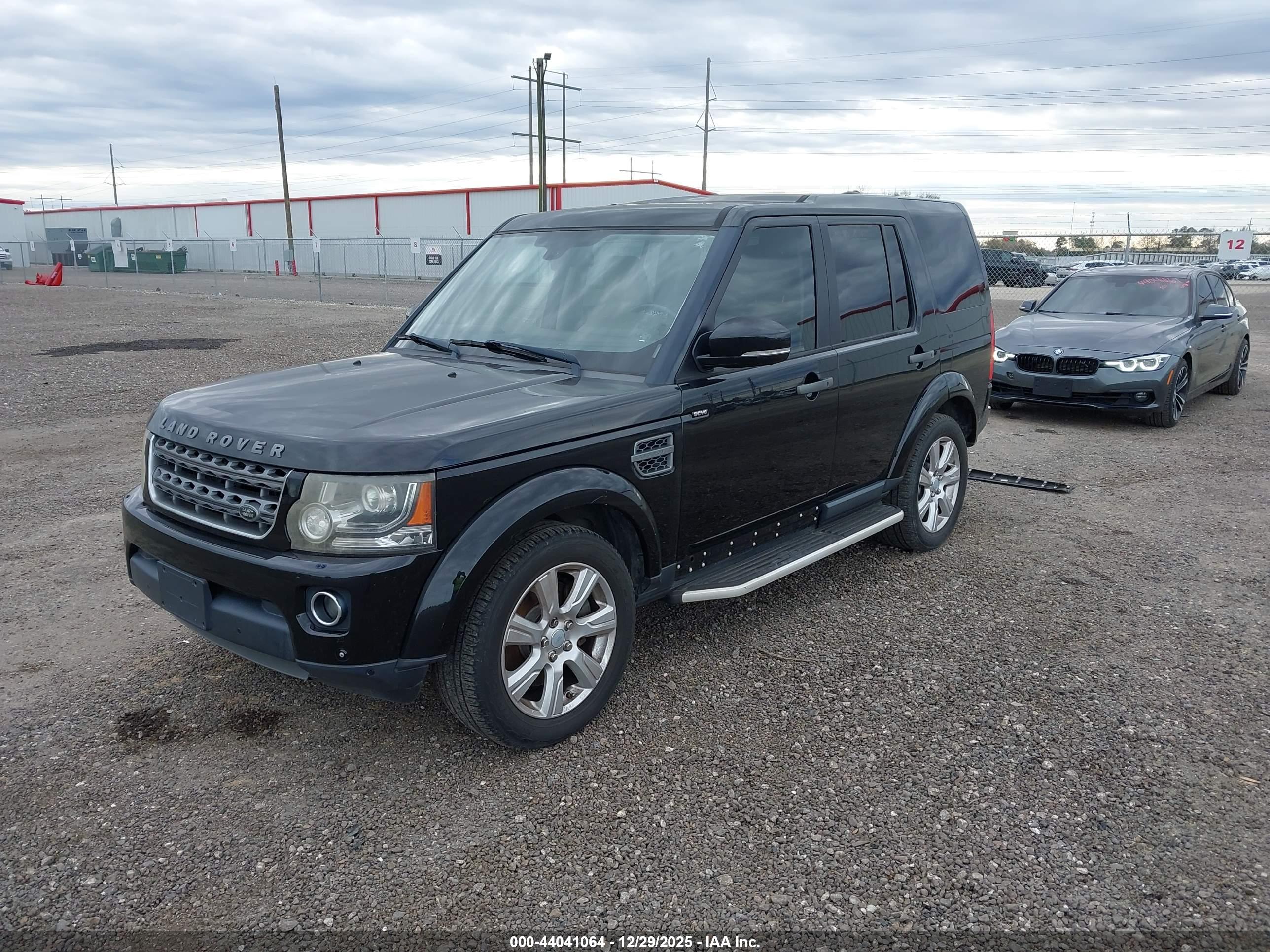 LAND ROVER image 2