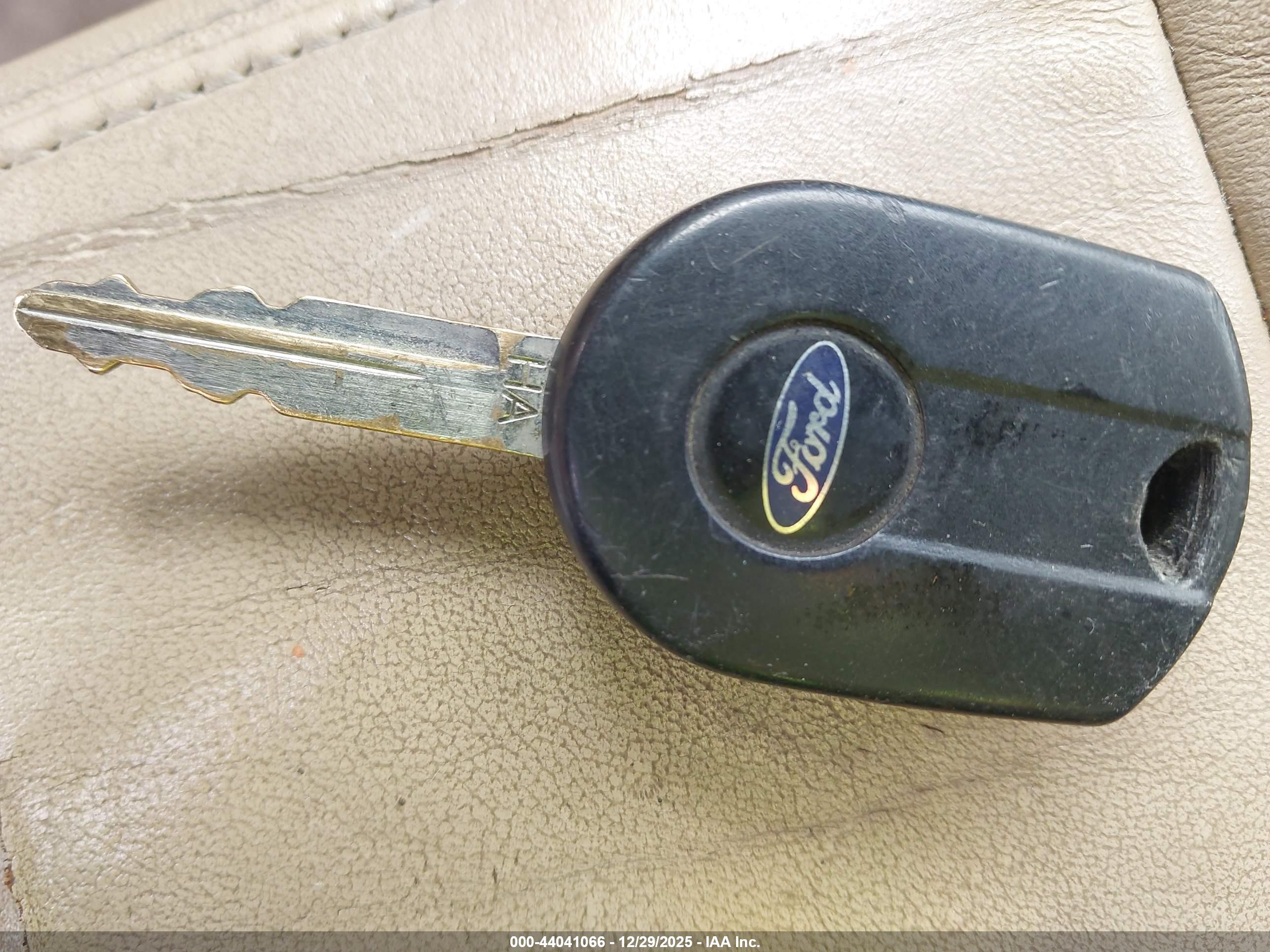 FORD ESCAPE image 11