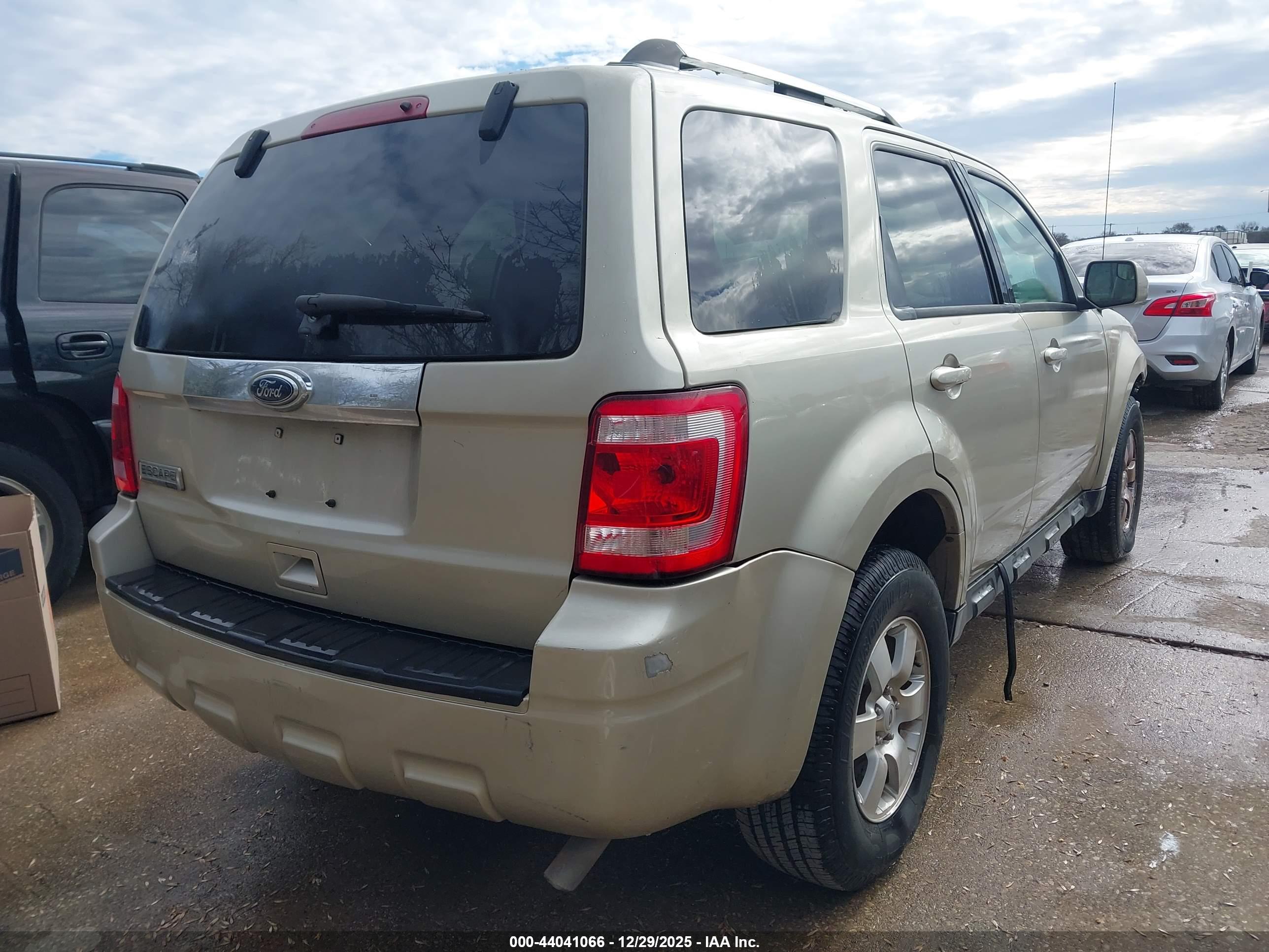 FORD ESCAPE image 4