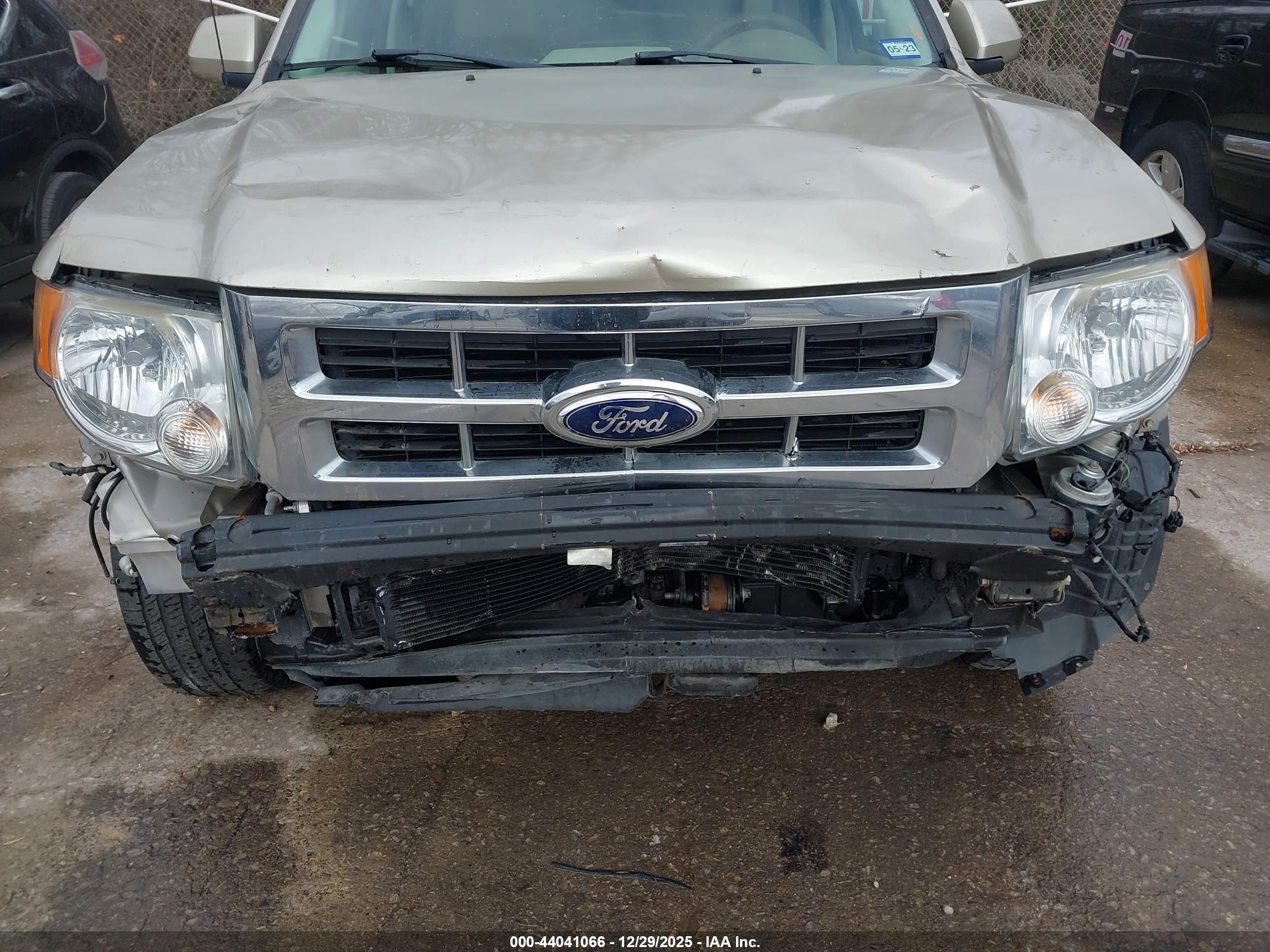 FORD ESCAPE image 6