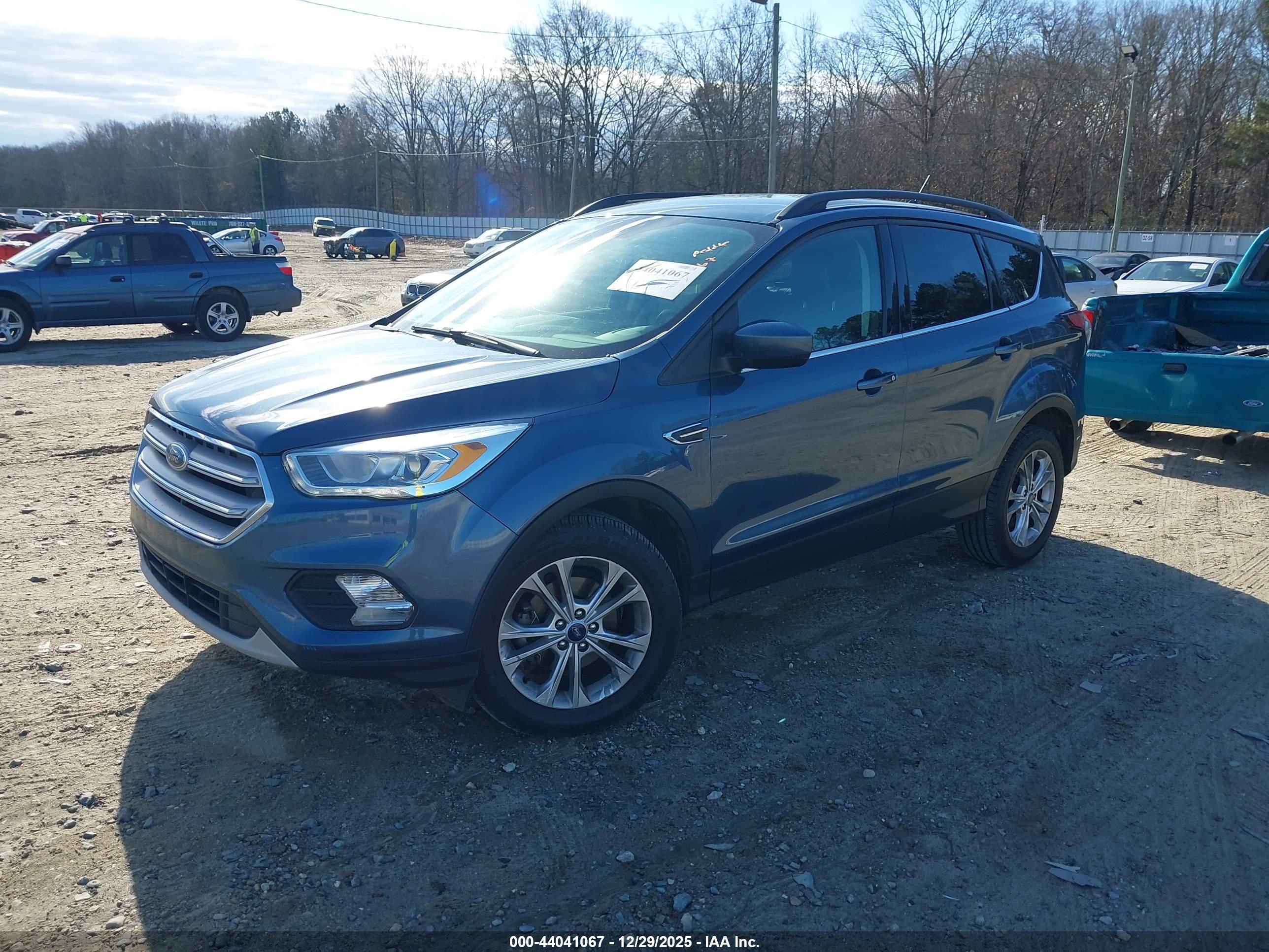 FORD ESCAPE image 2