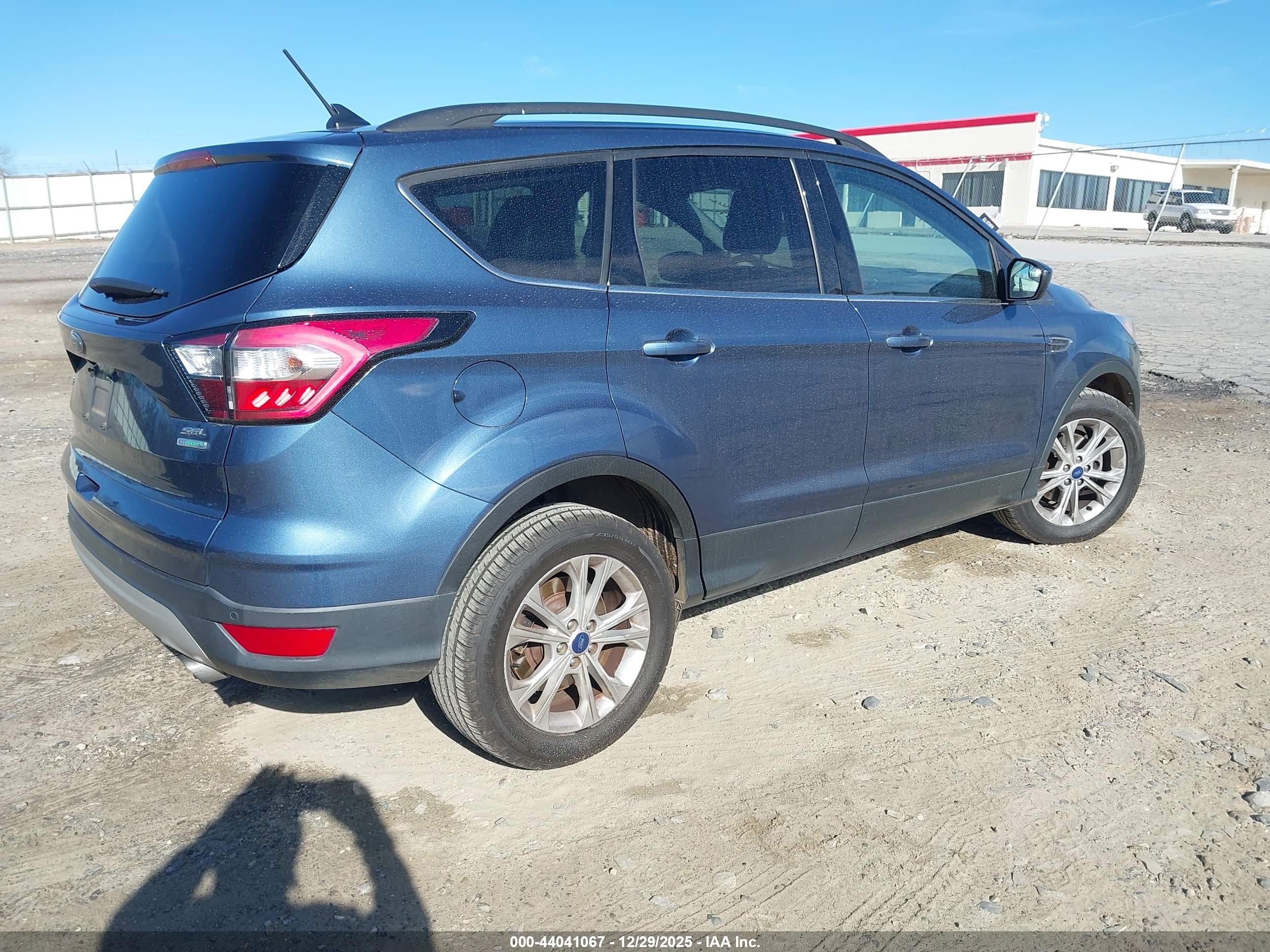 FORD ESCAPE image 4