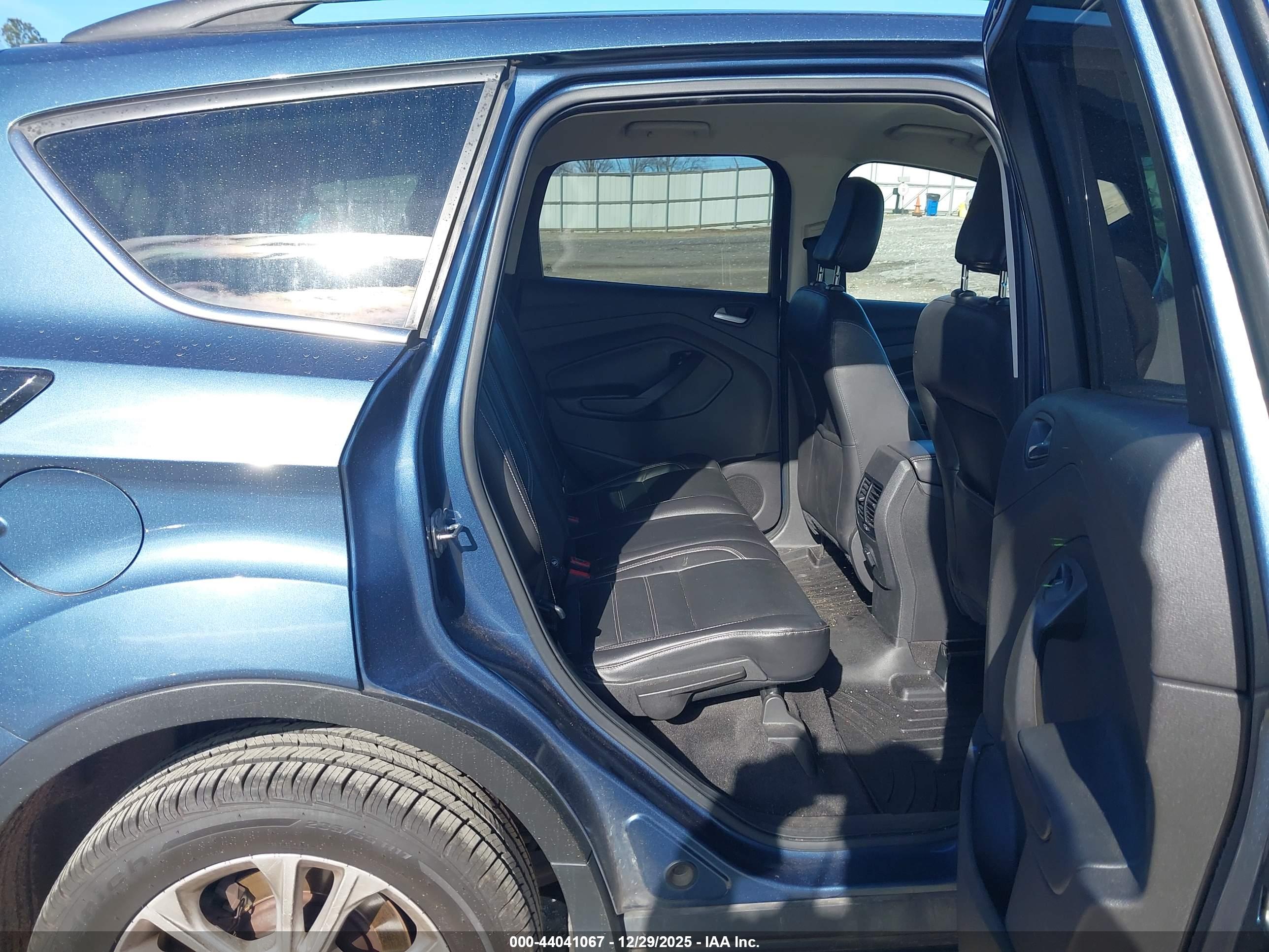 FORD ESCAPE image 8