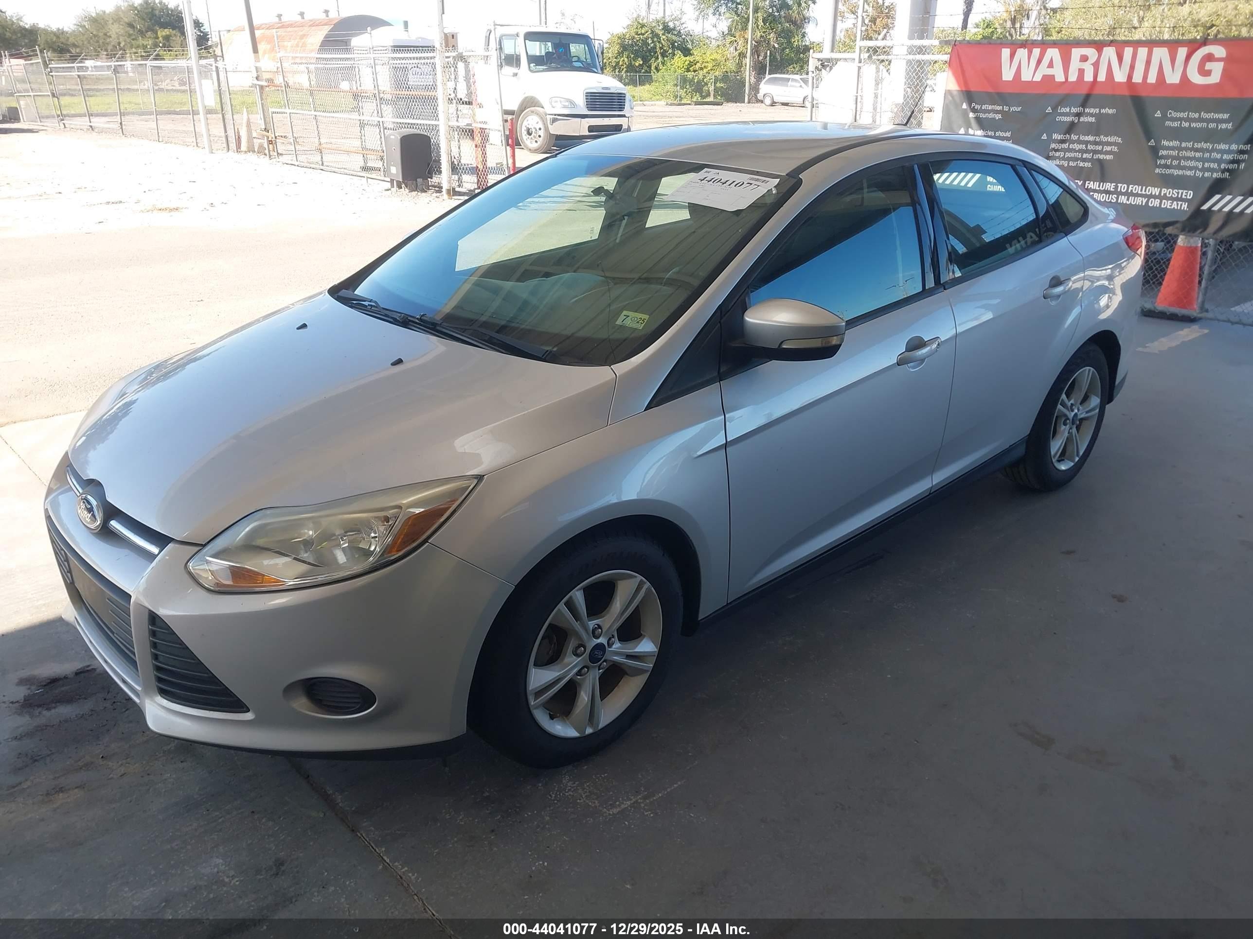 FORD FOCUS image 2