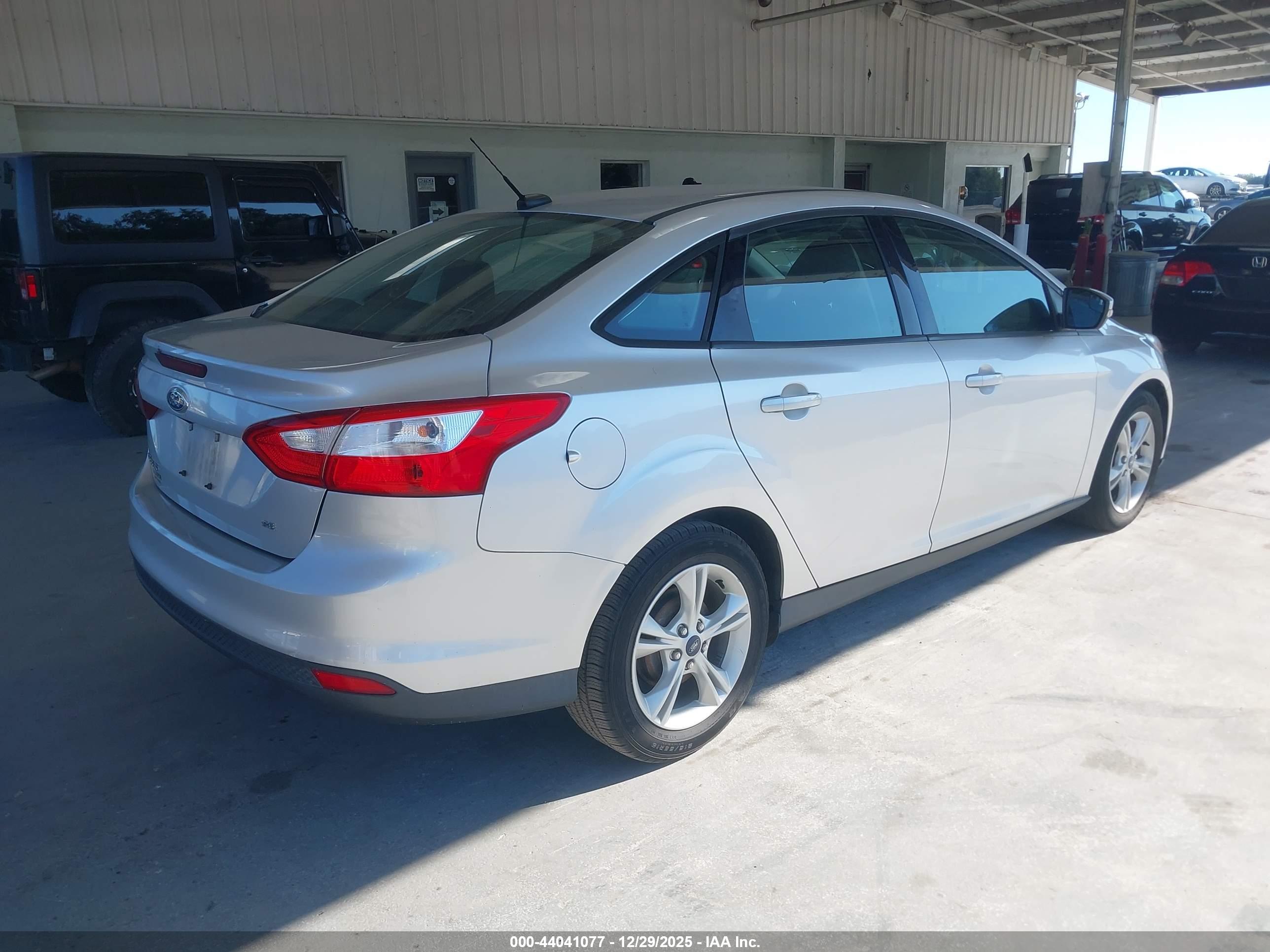 FORD FOCUS image 4