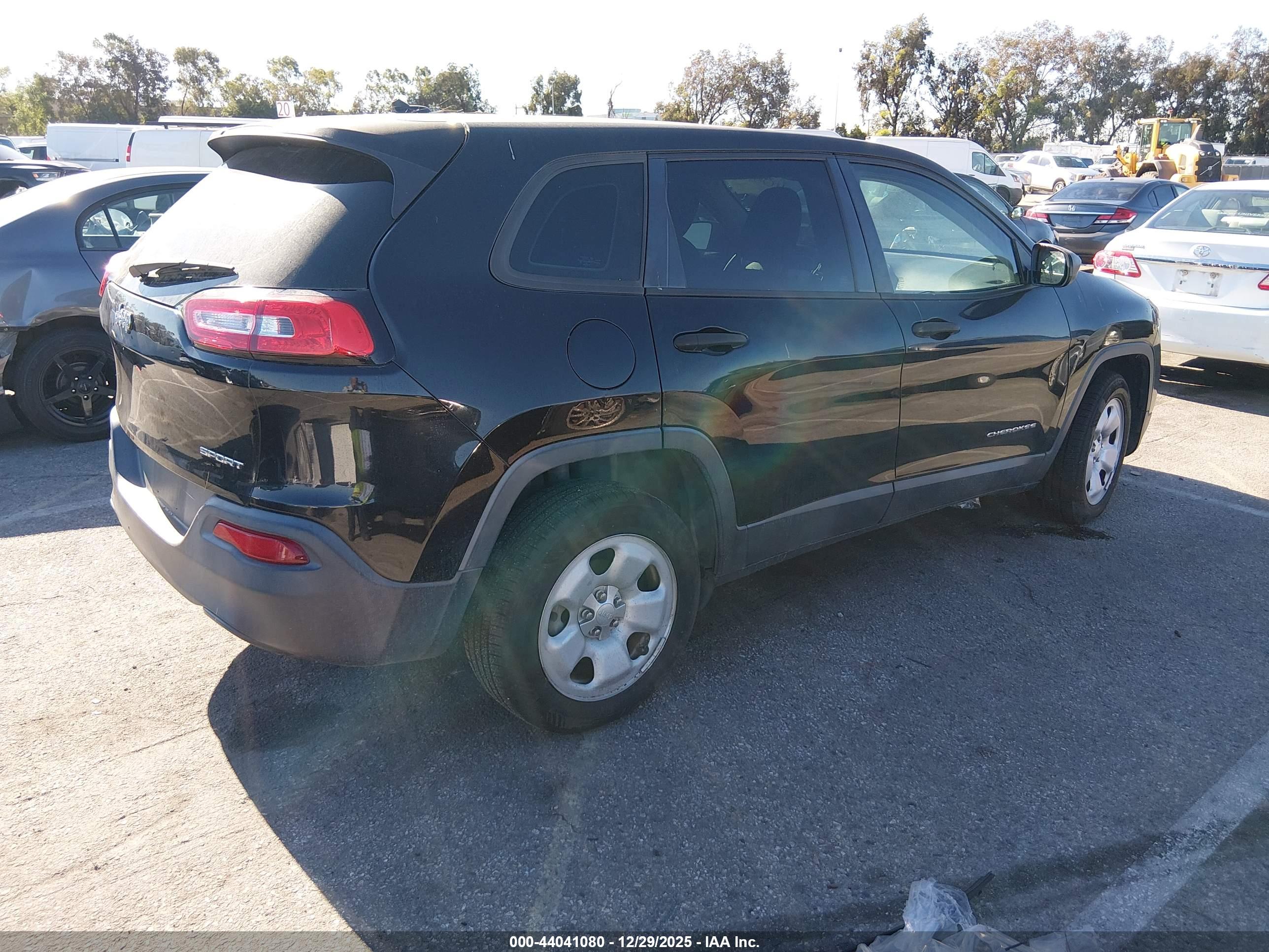 JEEP CHEROKEE image 4