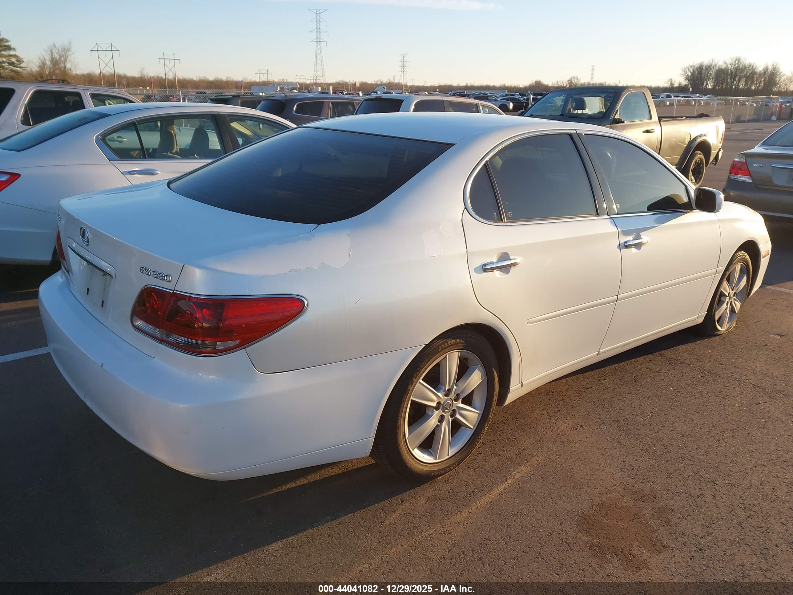 LEXUS ES image 4