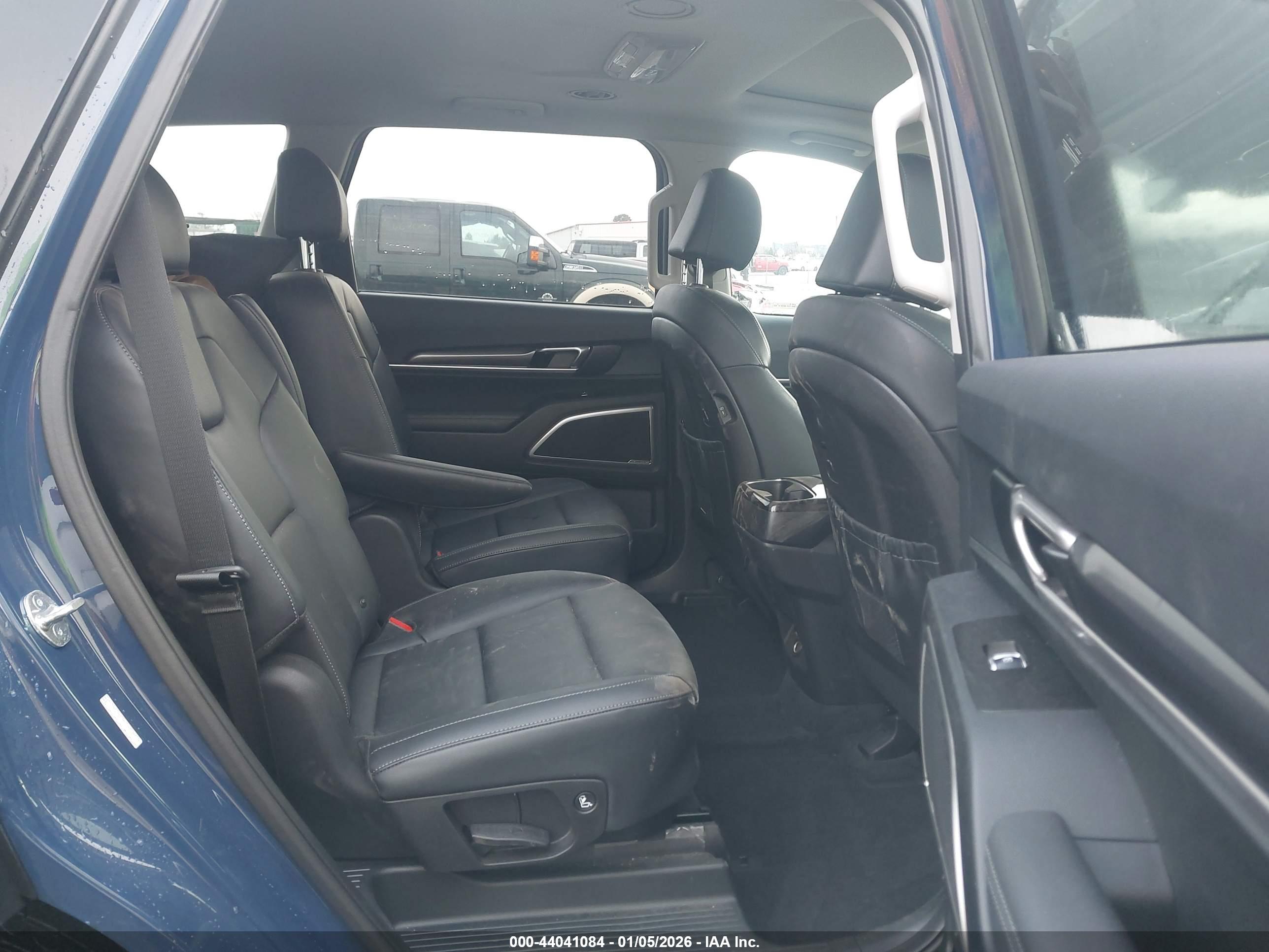 KIA TELLURIDE image 8