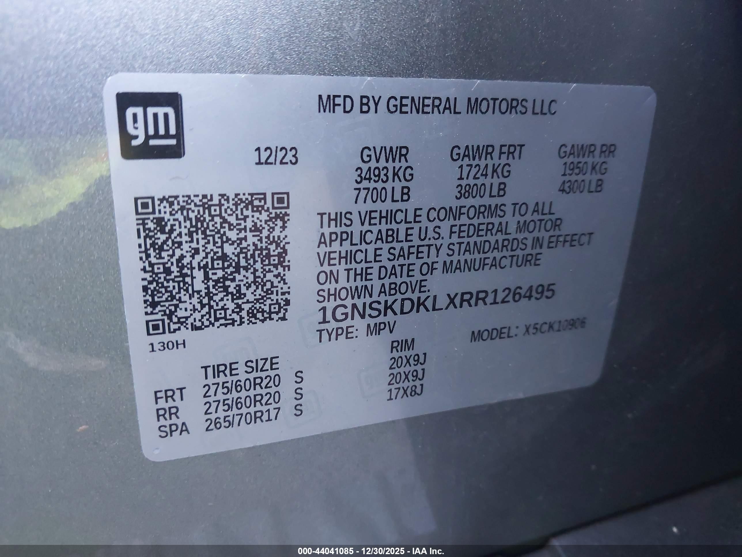 CHEVROLET SUBURBAN image 9