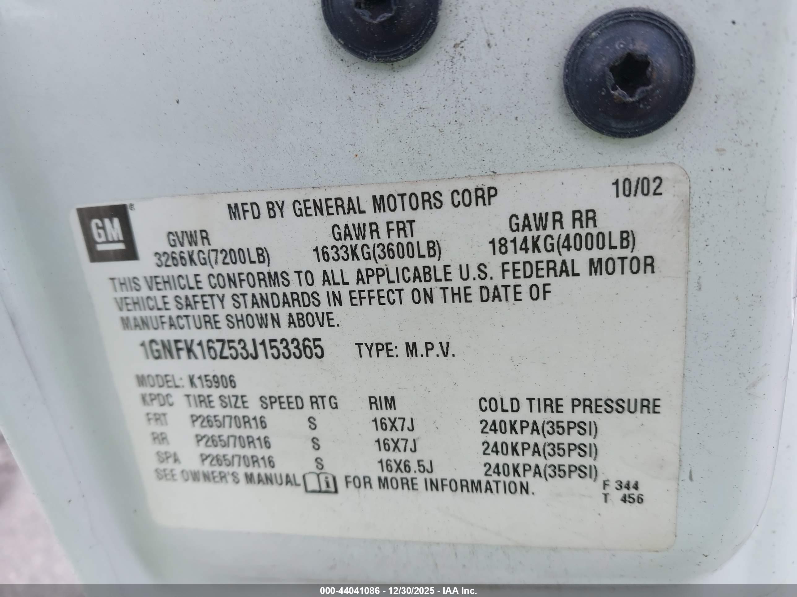 CHEVROLET SUBURBAN image 9