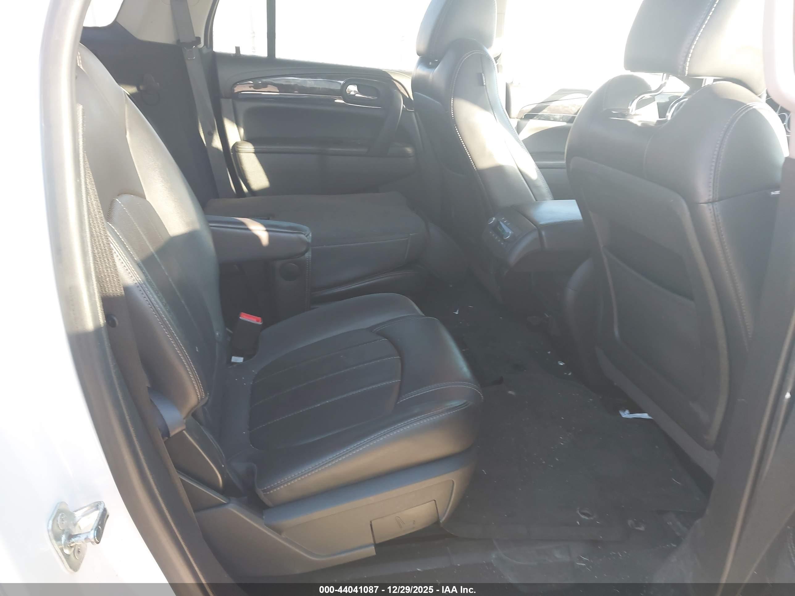 BUICK ENCLAVE image 8