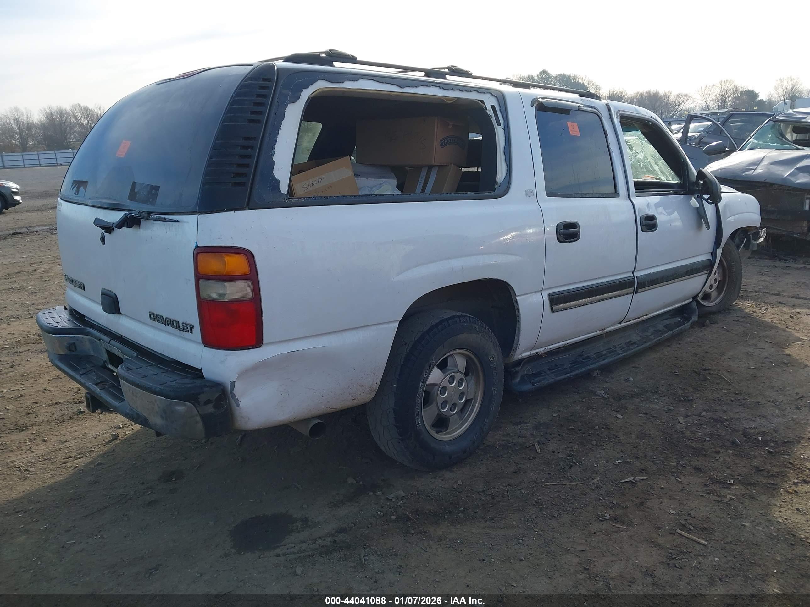 CHEVROLET SUBURBAN image 4