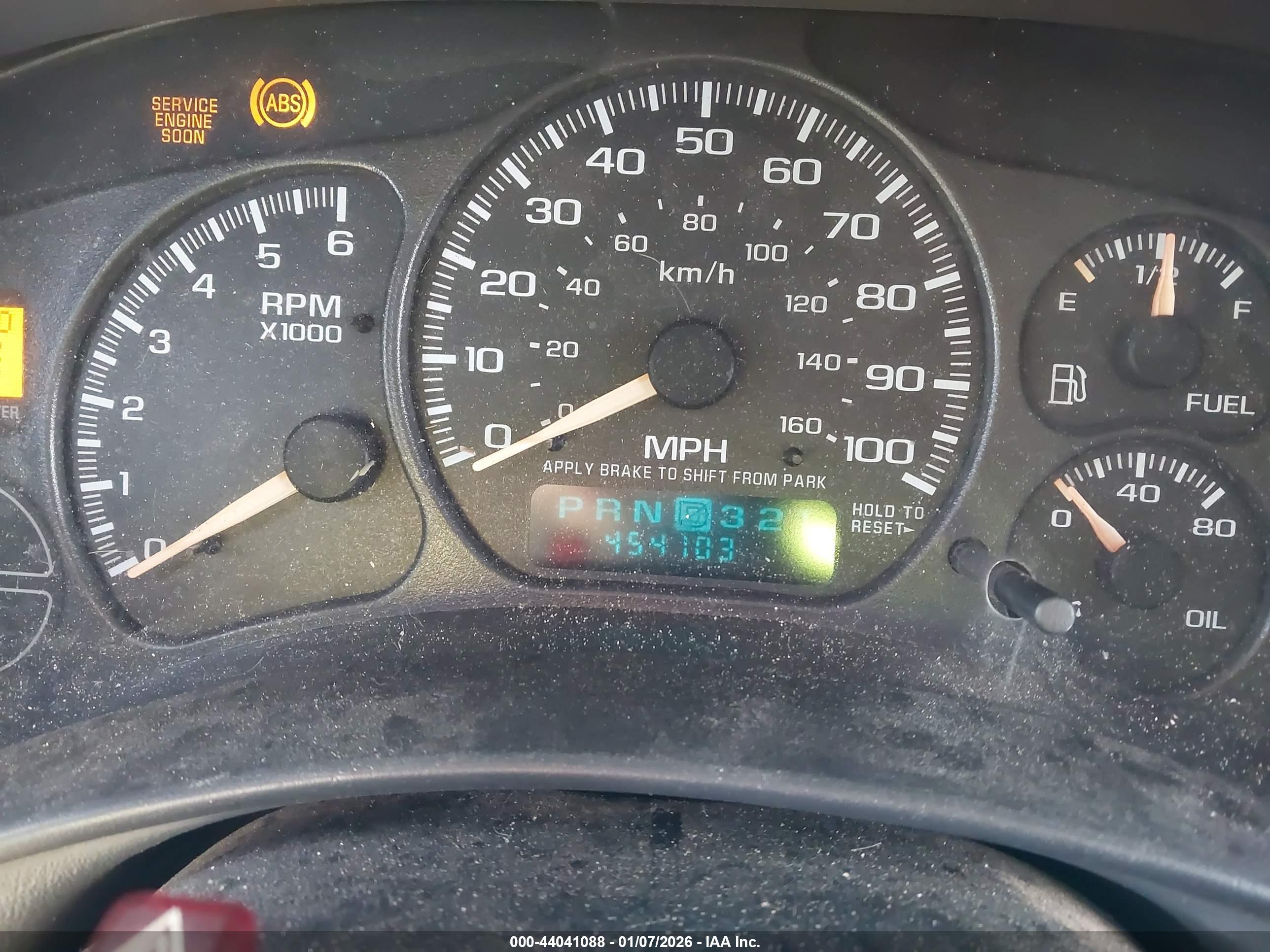 CHEVROLET SUBURBAN image 7