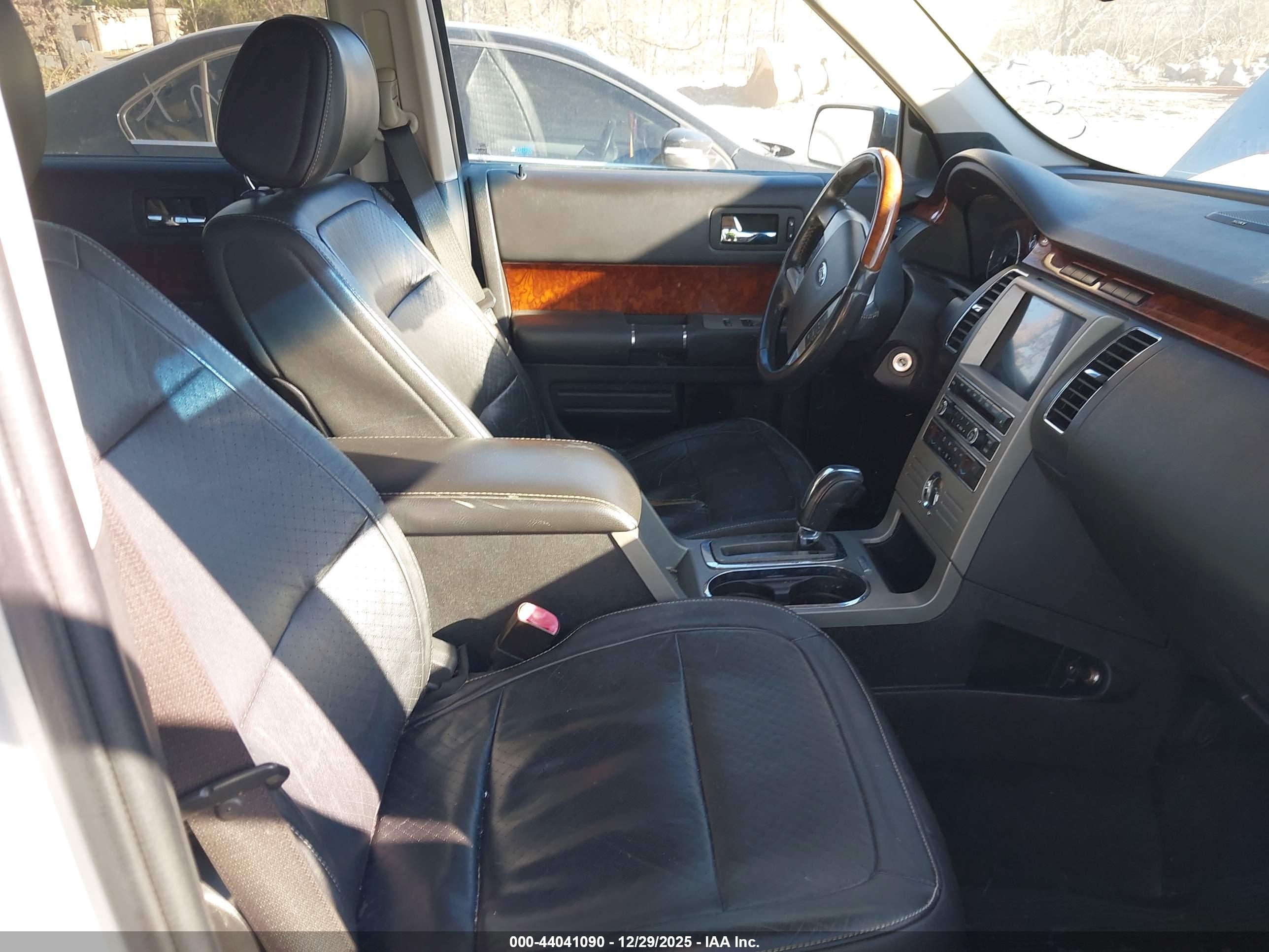 FORD FLEX image 5