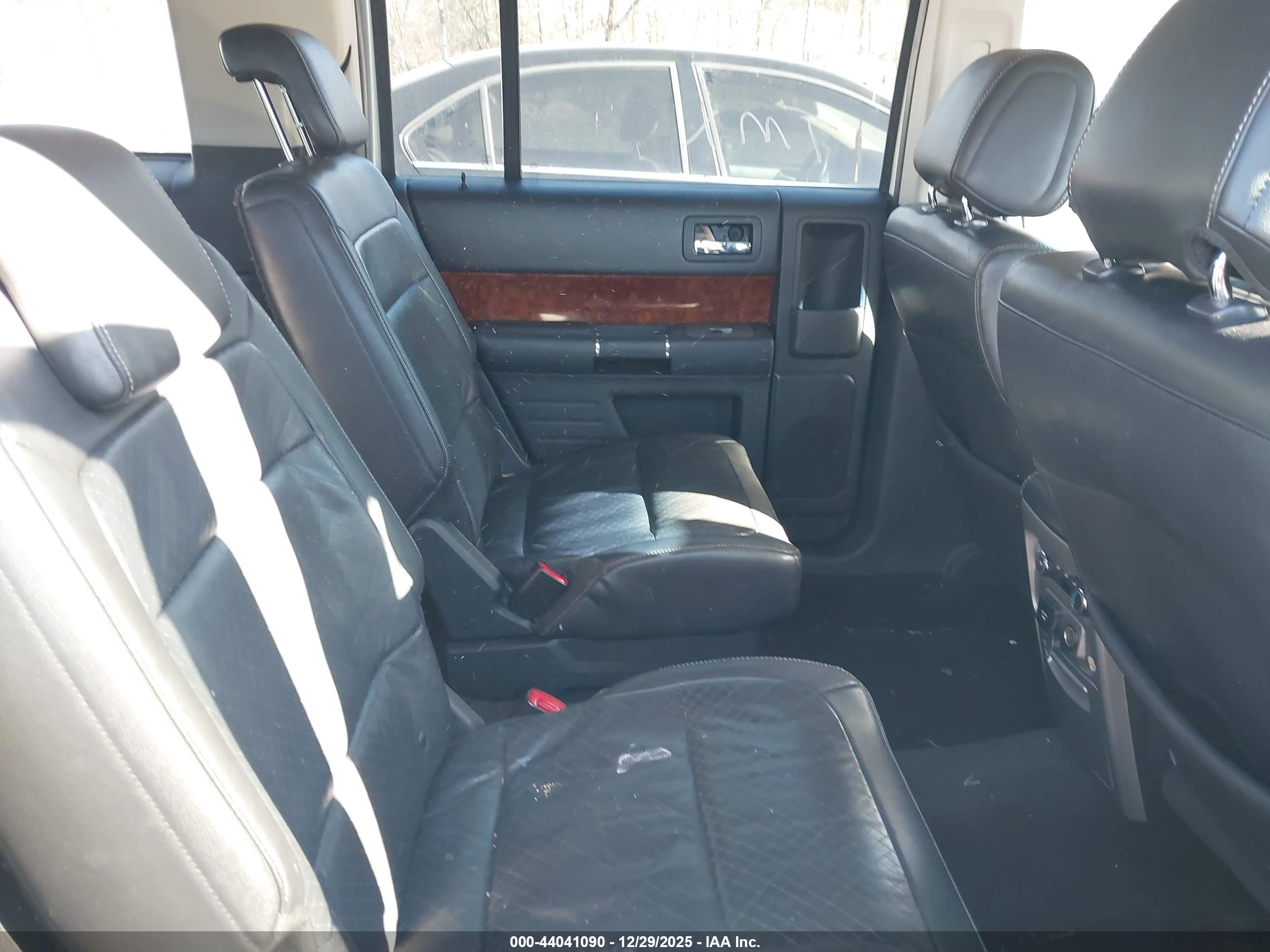 FORD FLEX image 8