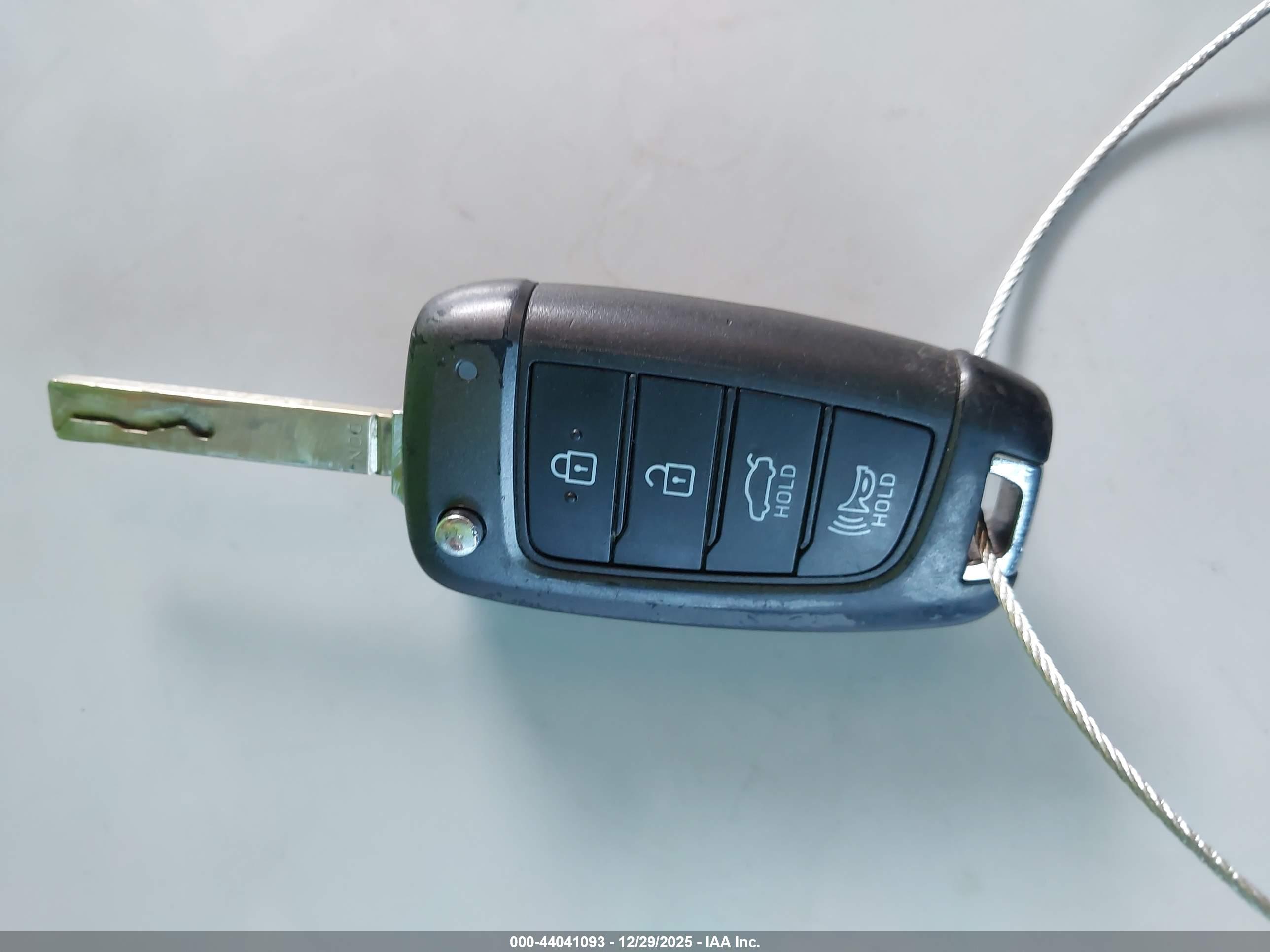 HYUNDAI SONATA image 11