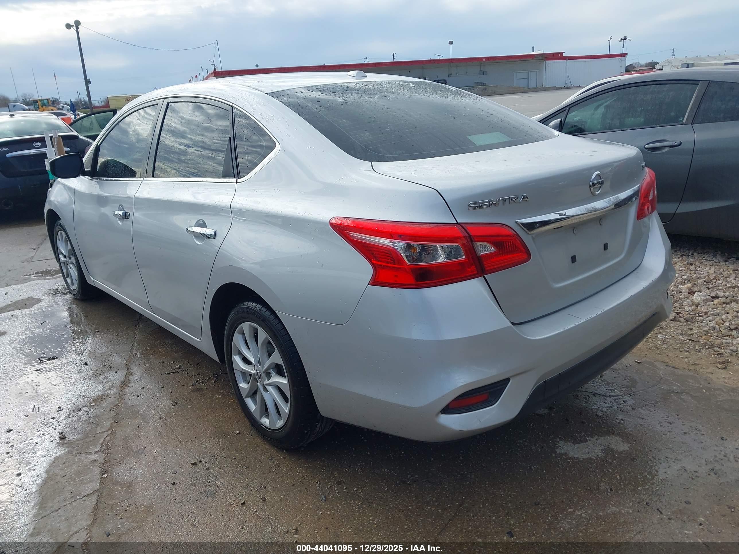 NISSAN SENTRA image 3