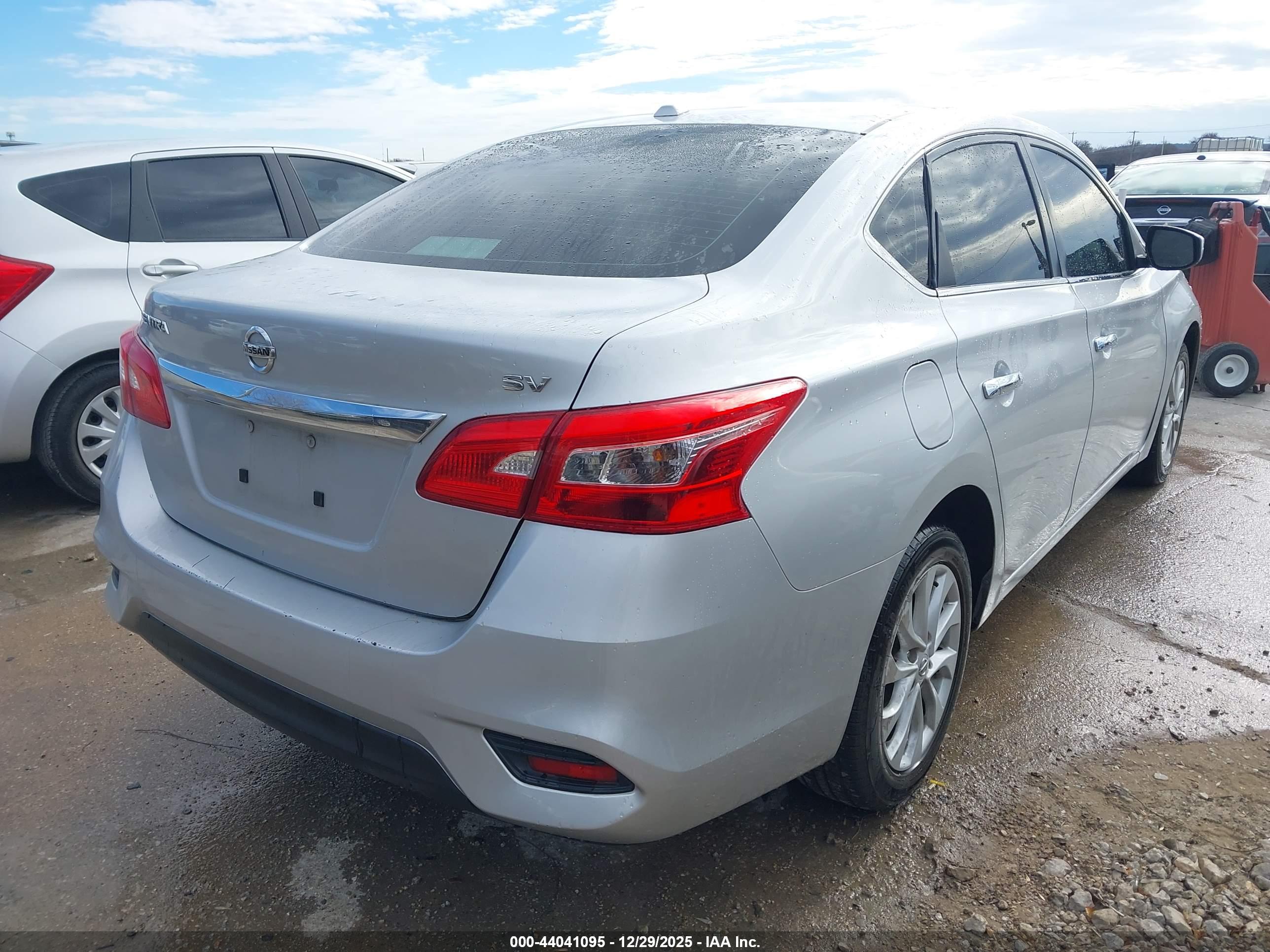 NISSAN SENTRA image 4