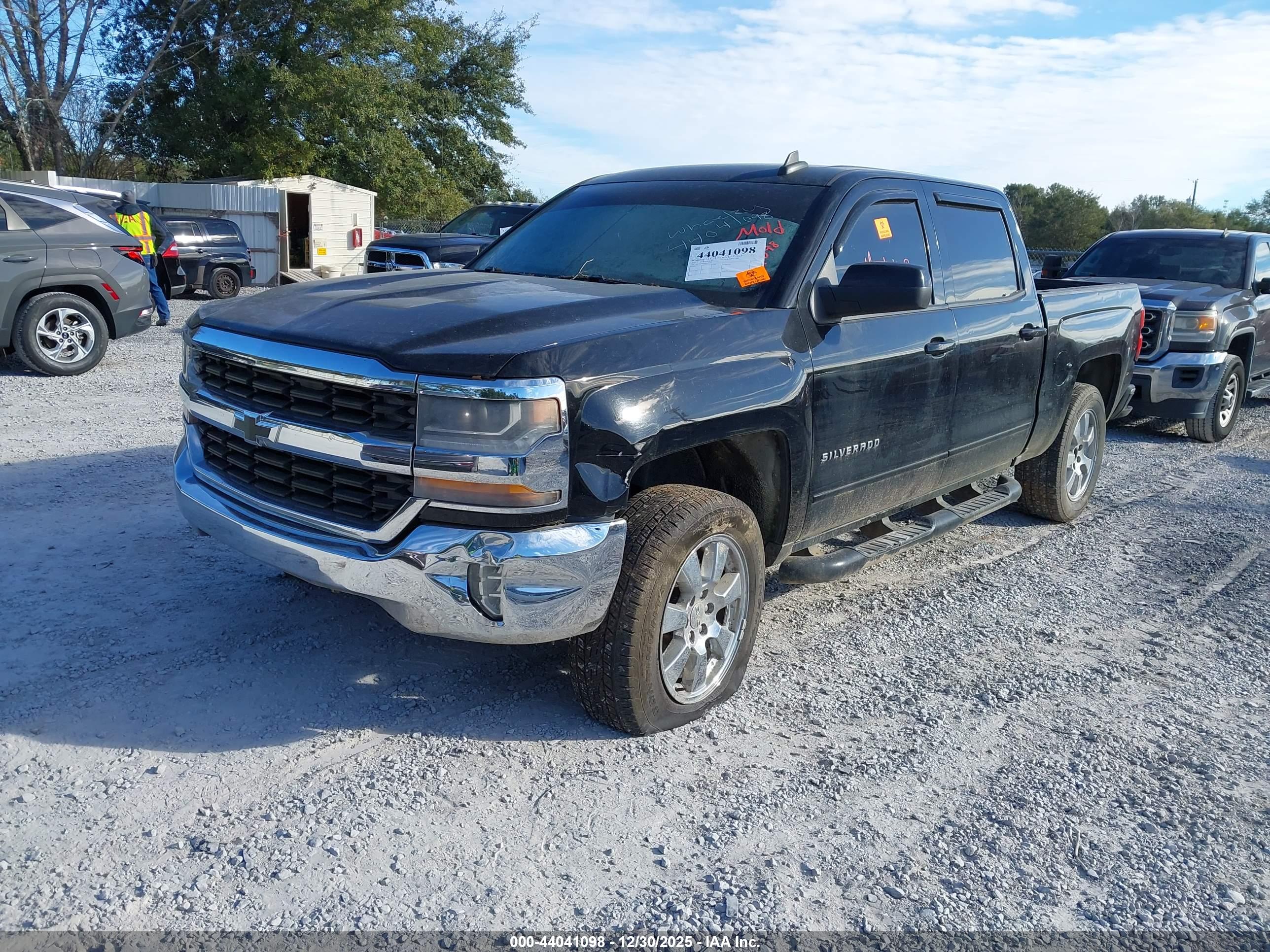 CHEVROLET SILVERADO image 2