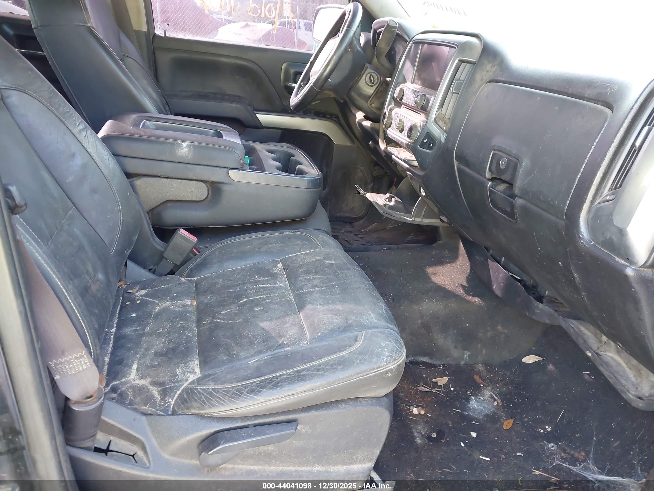 CHEVROLET SILVERADO image 5