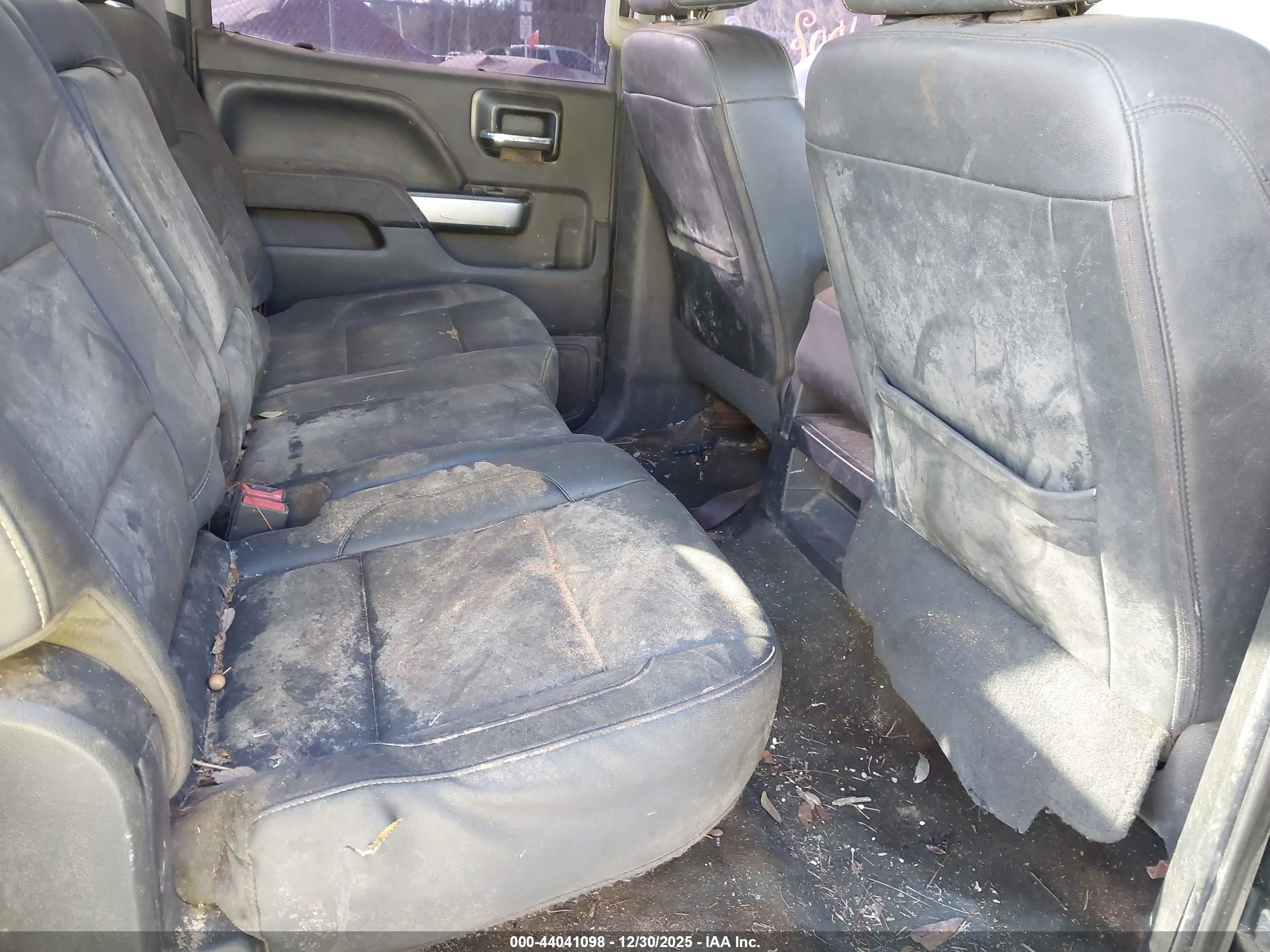 CHEVROLET SILVERADO image 8