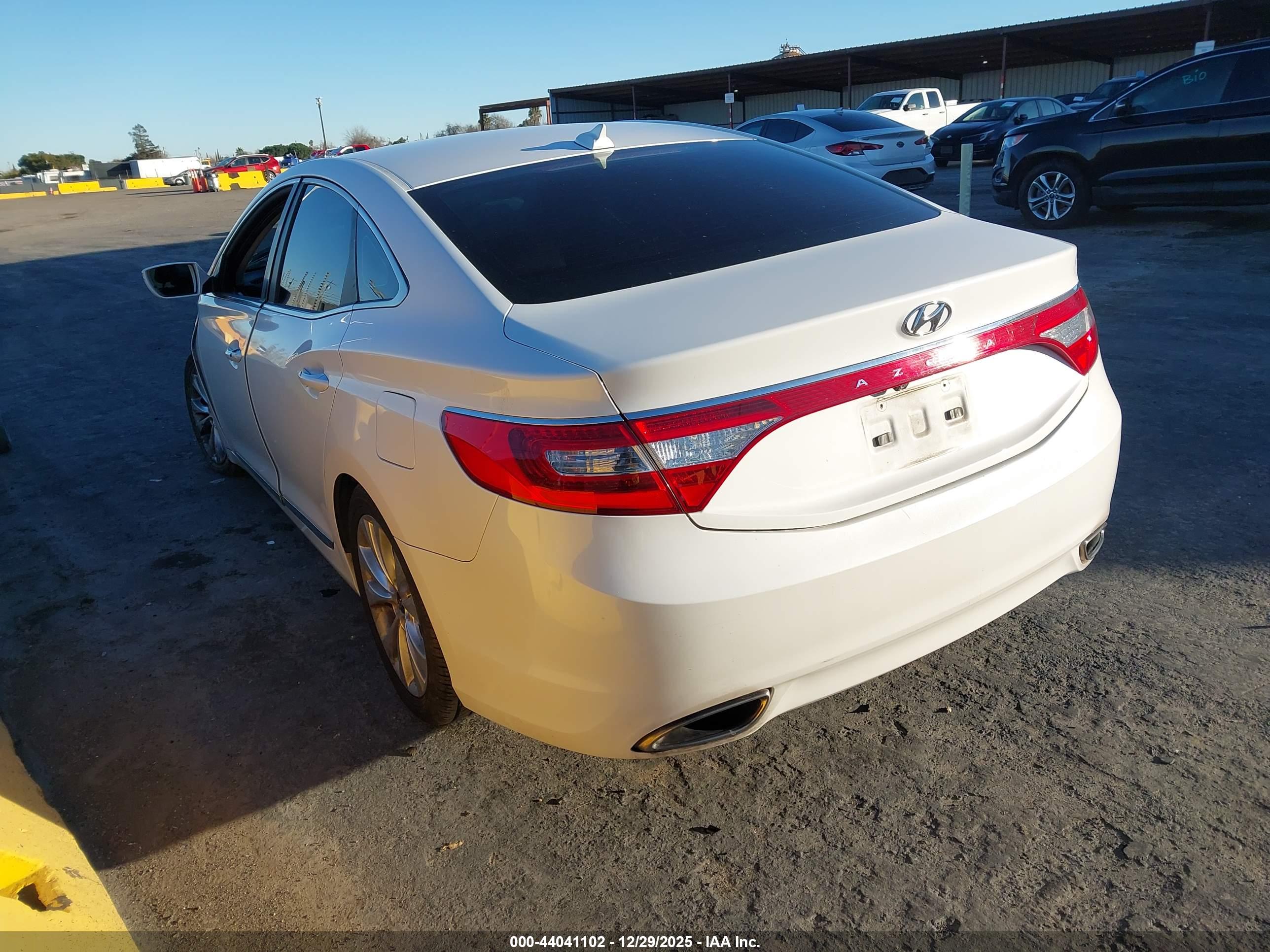 HYUNDAI AZERA image 3