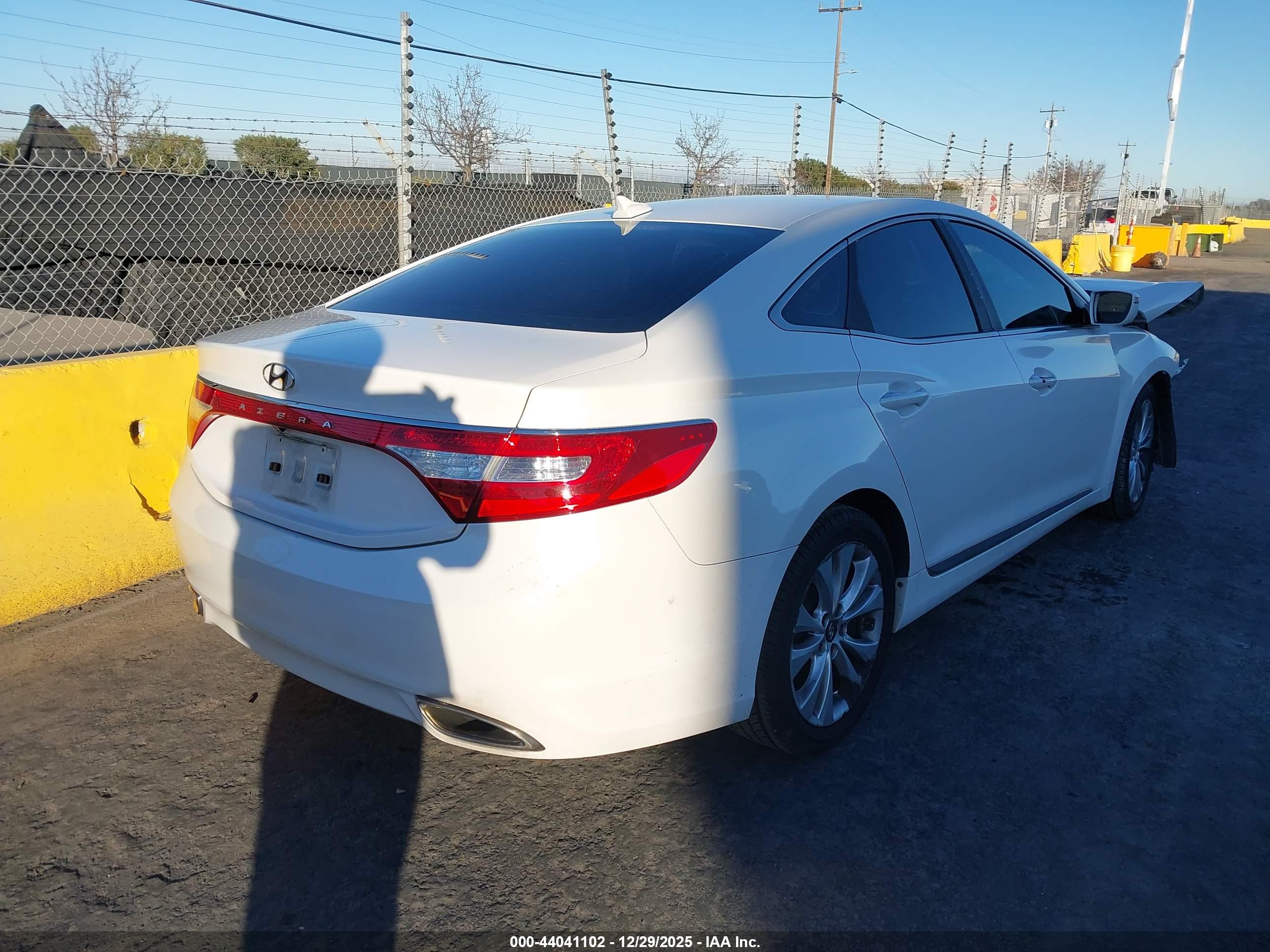 HYUNDAI AZERA image 4