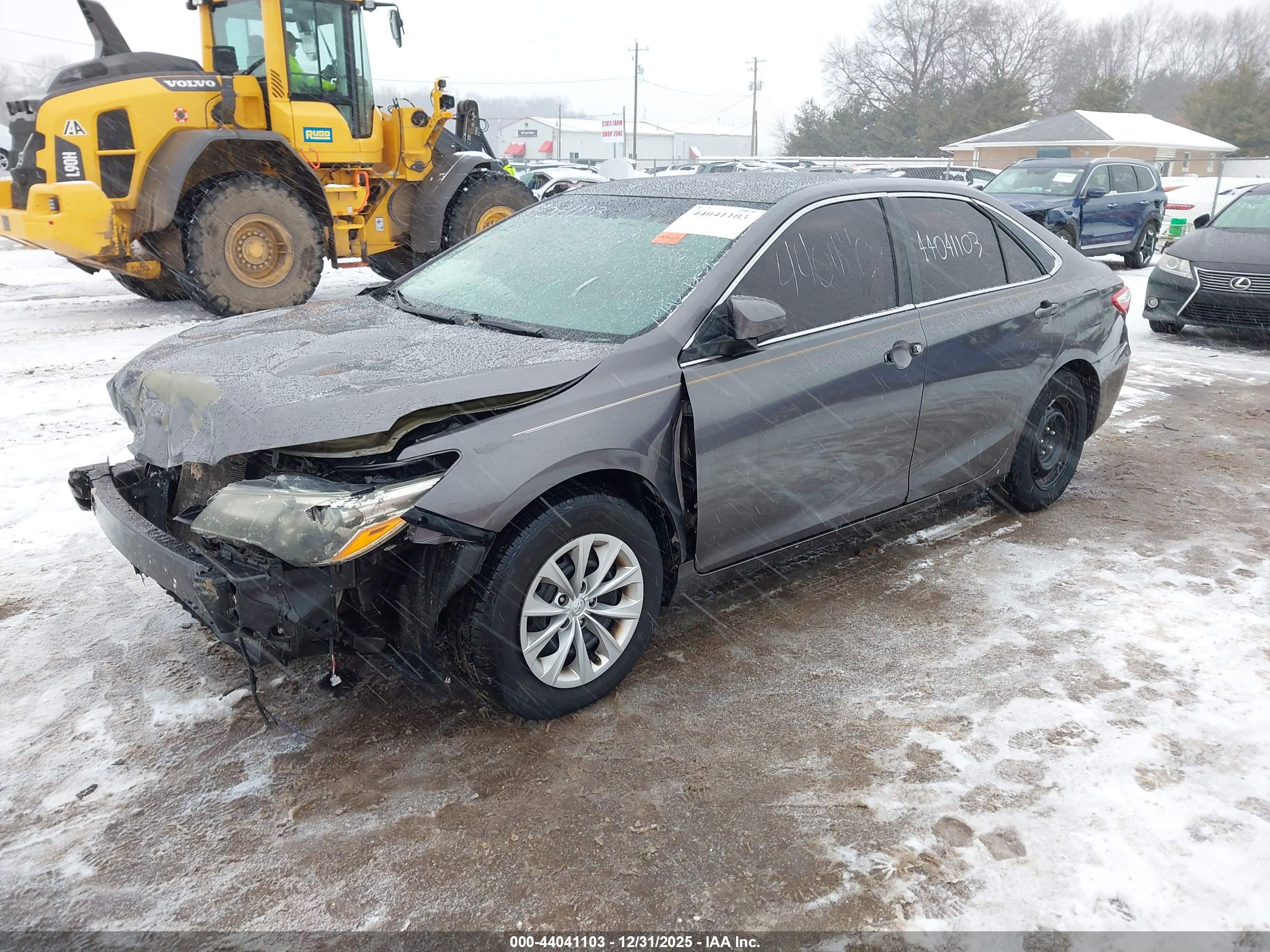 TOYOTA CAMRY image 2
