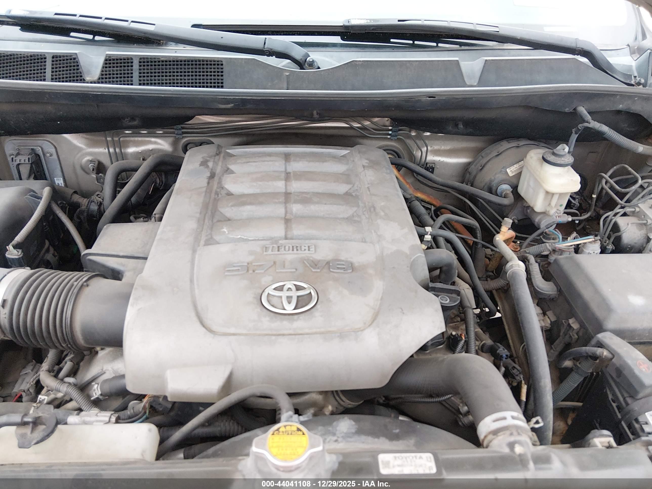 TOYOTA TUNDRA image 10