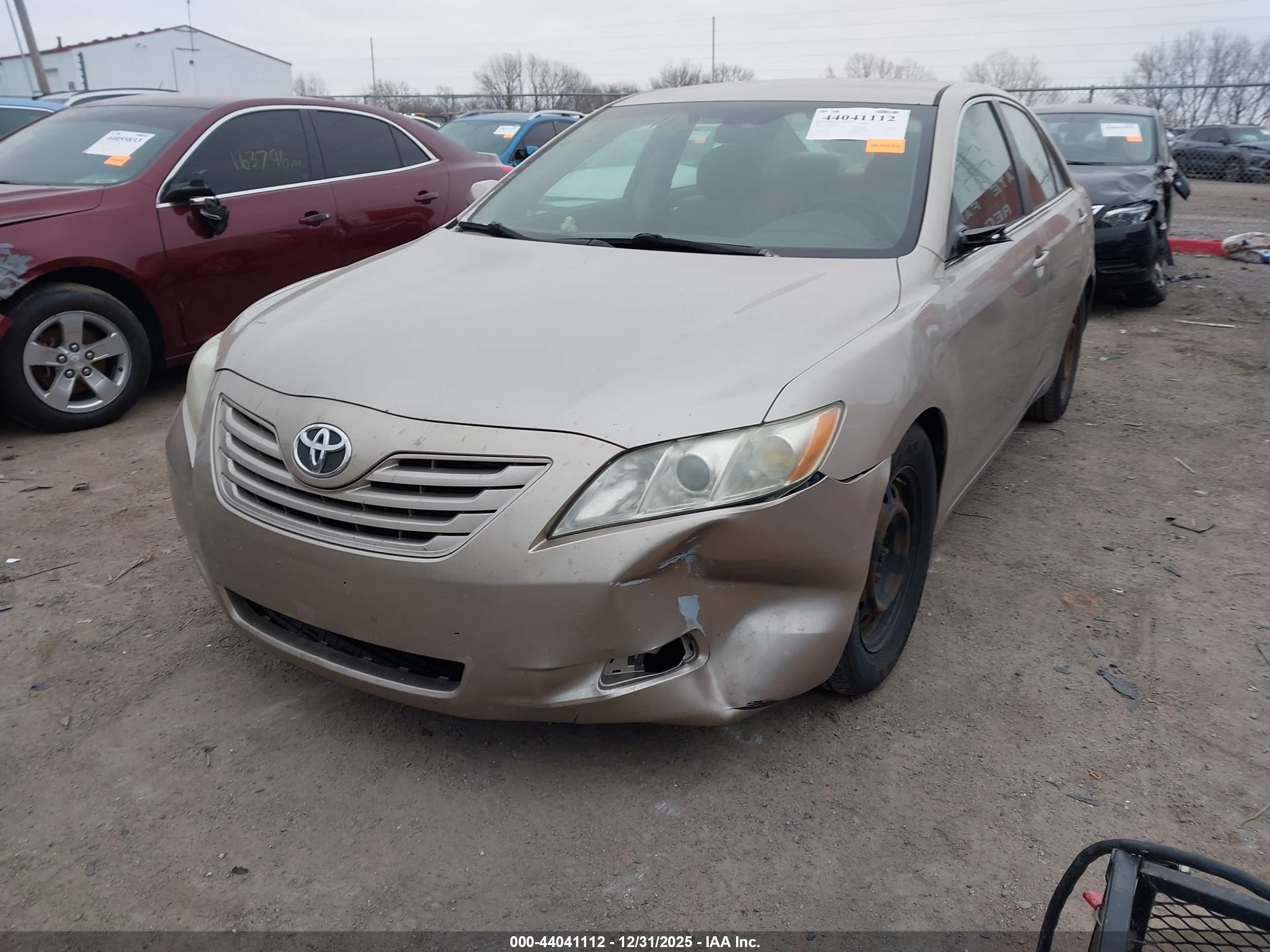 TOYOTA CAMRY image 2