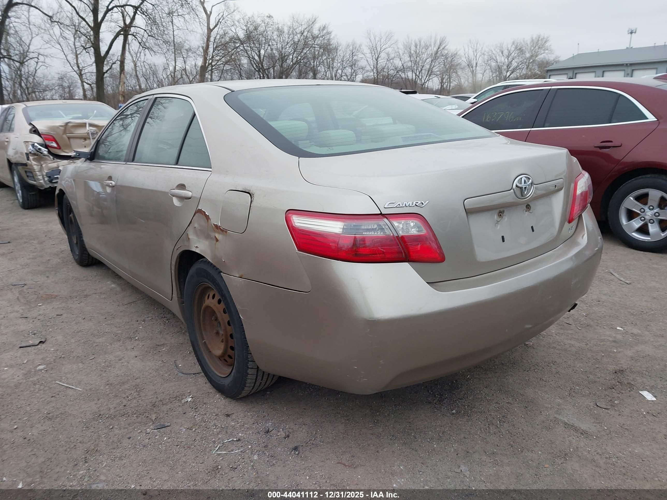 TOYOTA CAMRY image 3