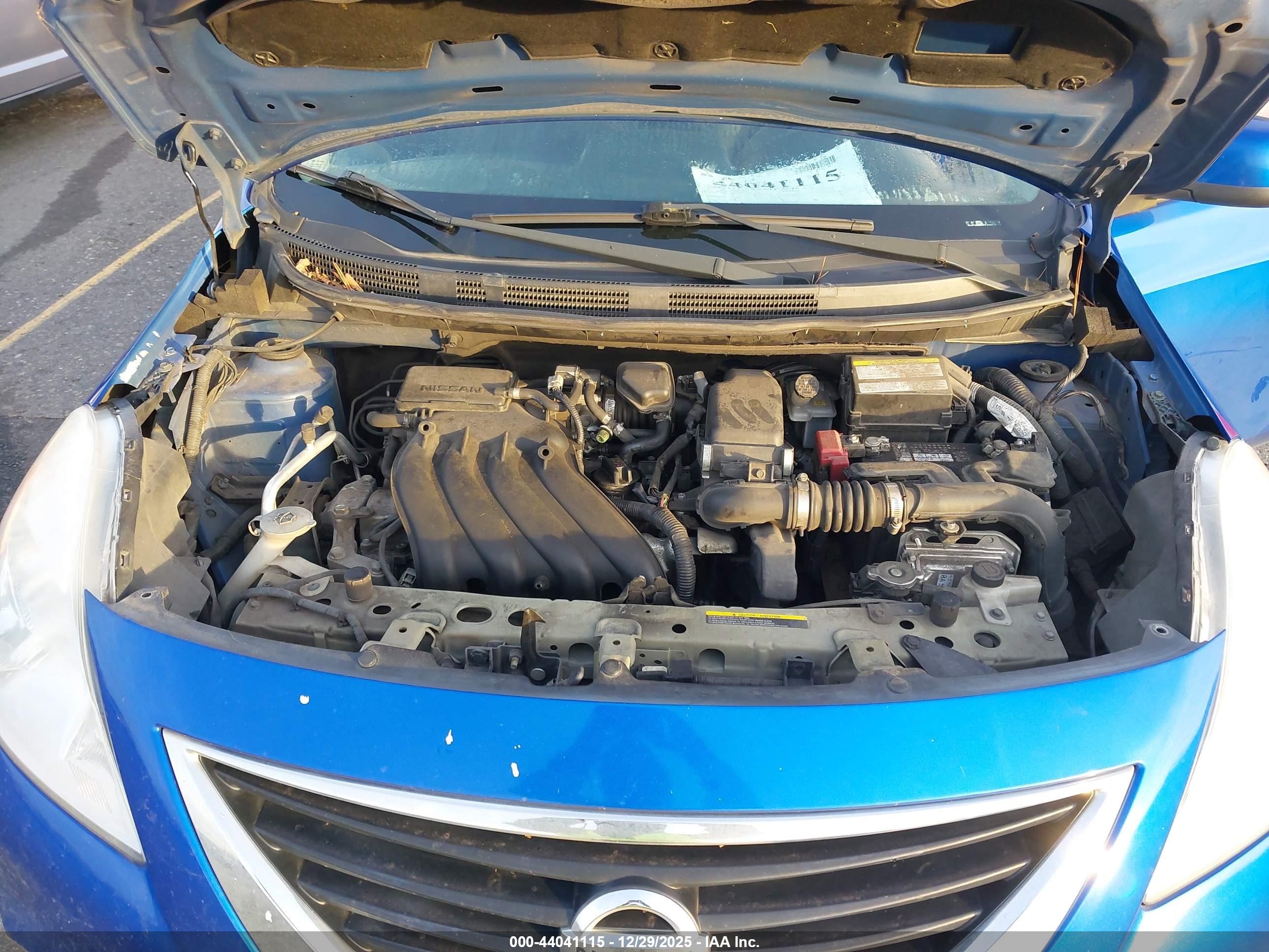 NISSAN VERSA image 10
