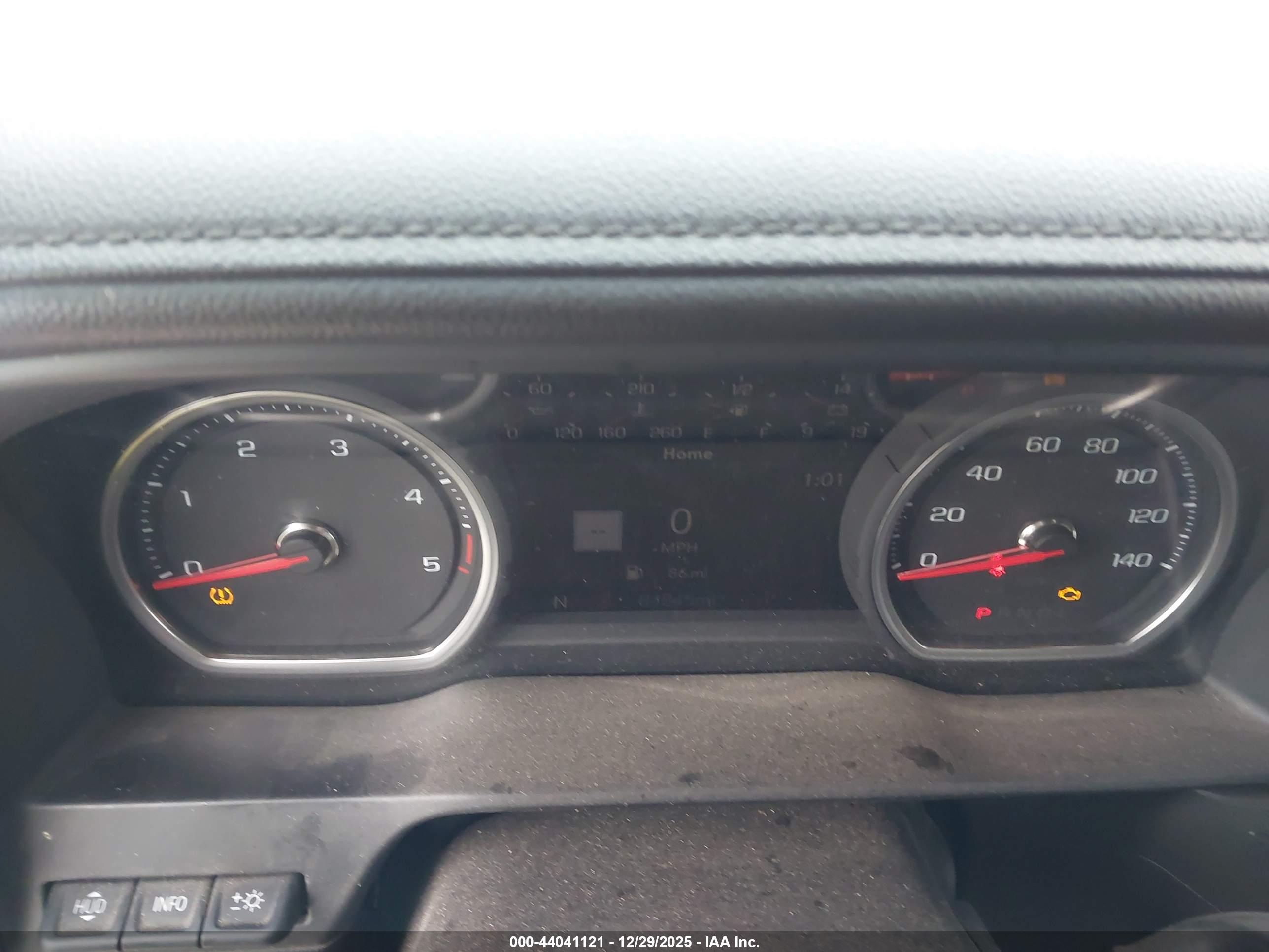 CHEVROLET SILVERADO image 7