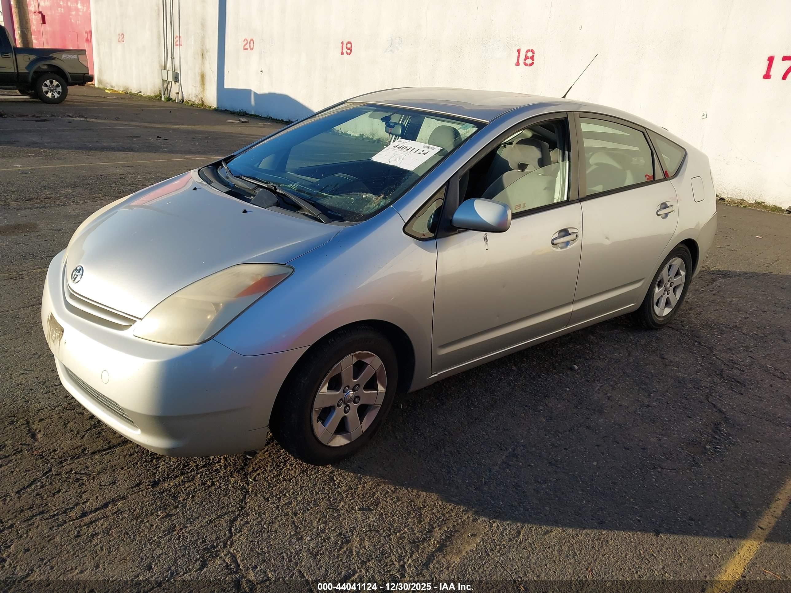 TOYOTA PRIUS image 2