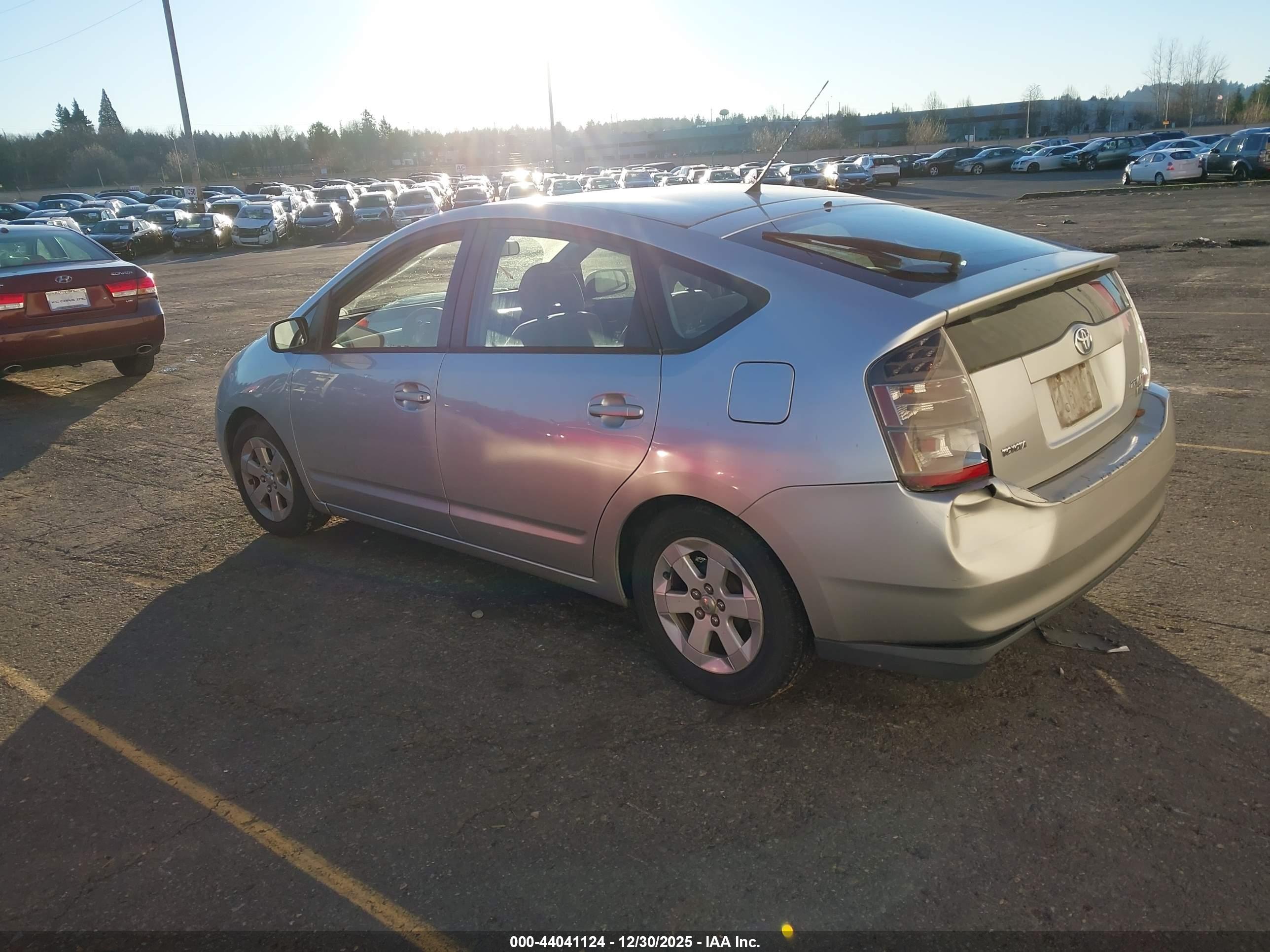 TOYOTA PRIUS image 3