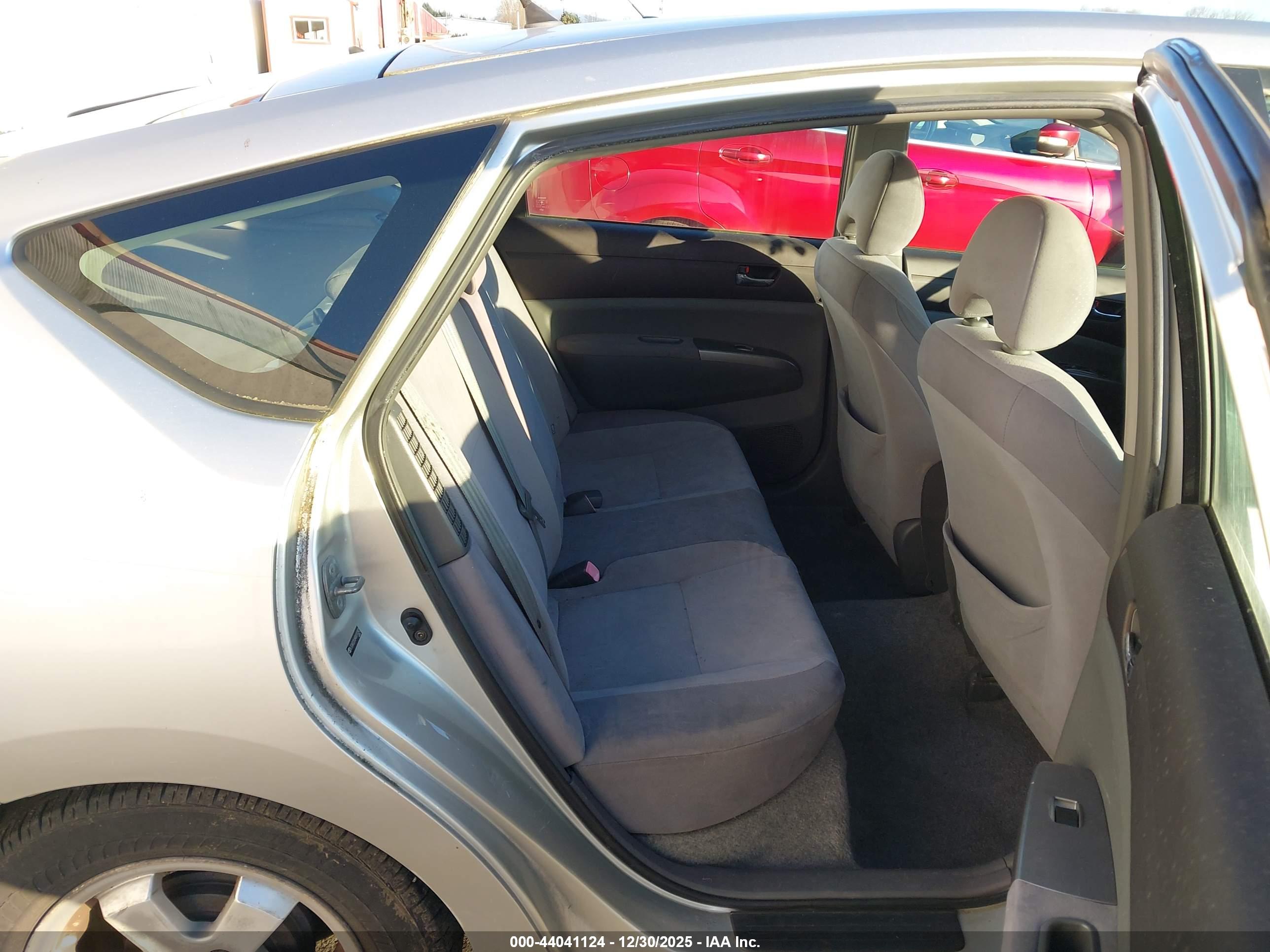 TOYOTA PRIUS image 8