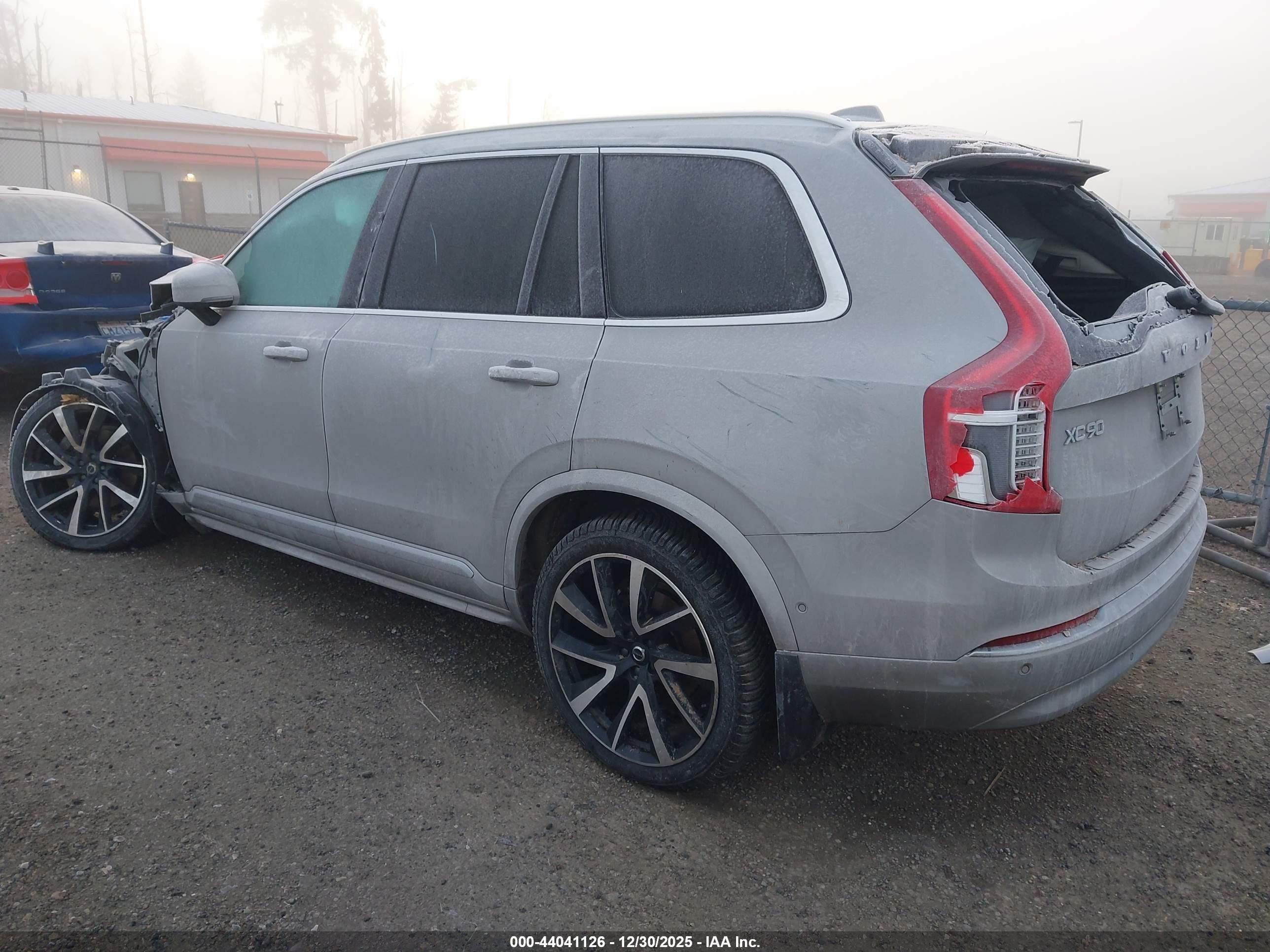 VOLVO XC90 image 3
