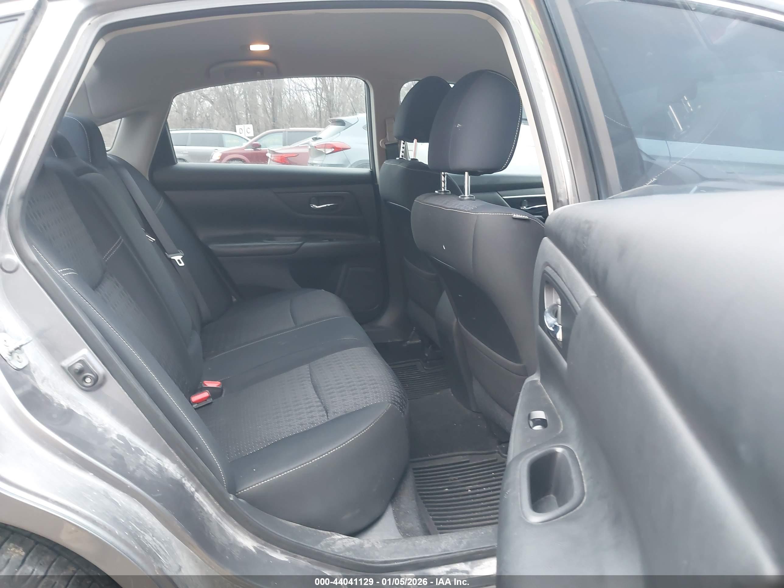 NISSAN ALTIMA image 8