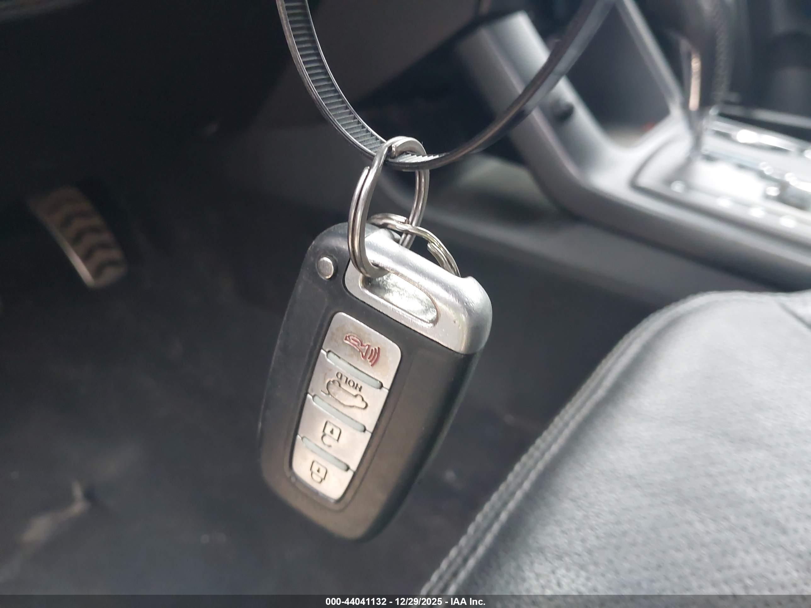 KIA SORENTO image 11