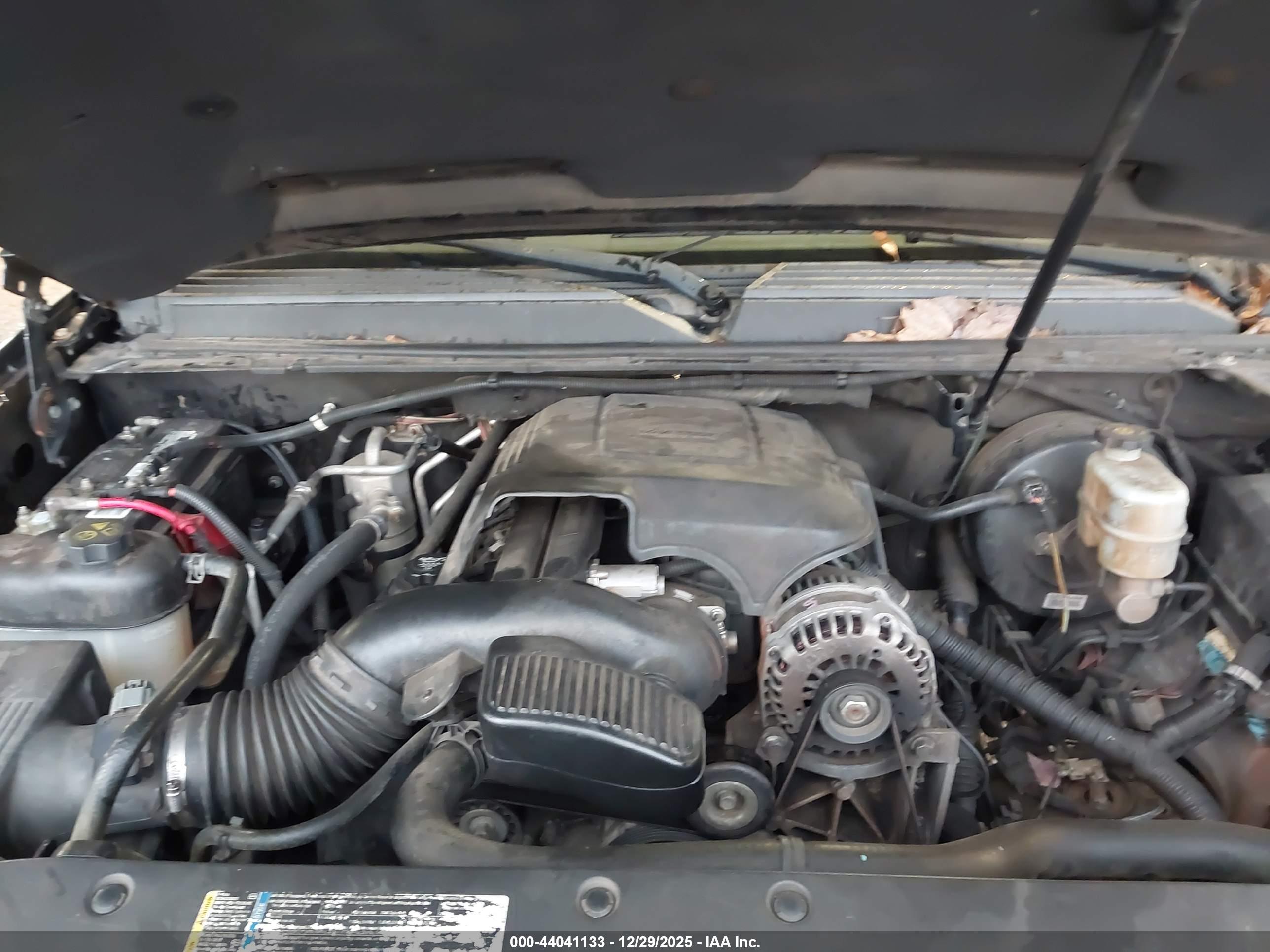 CHEVROLET SUBURBAN image 10