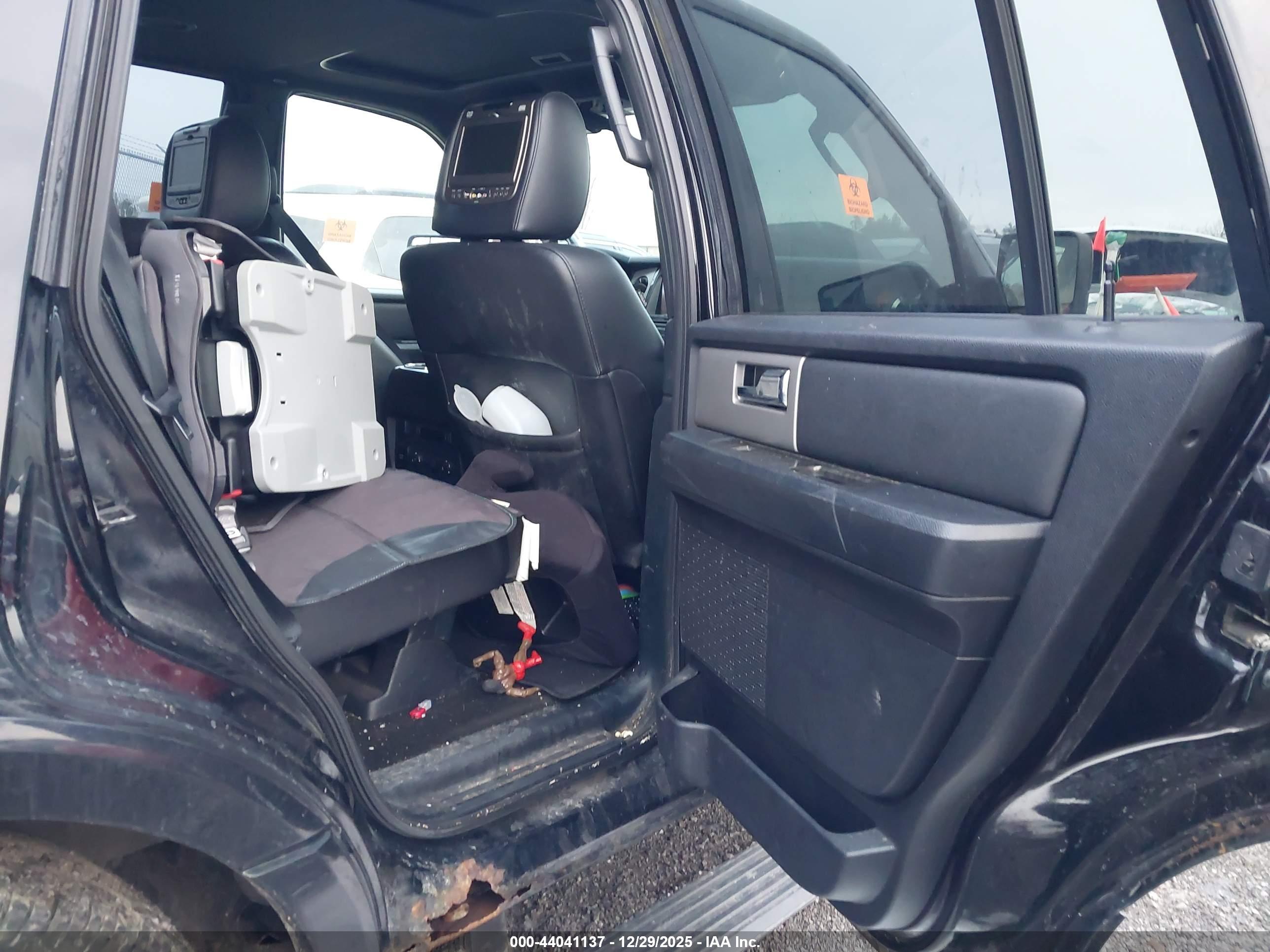 FORD EXPEDITION image 8