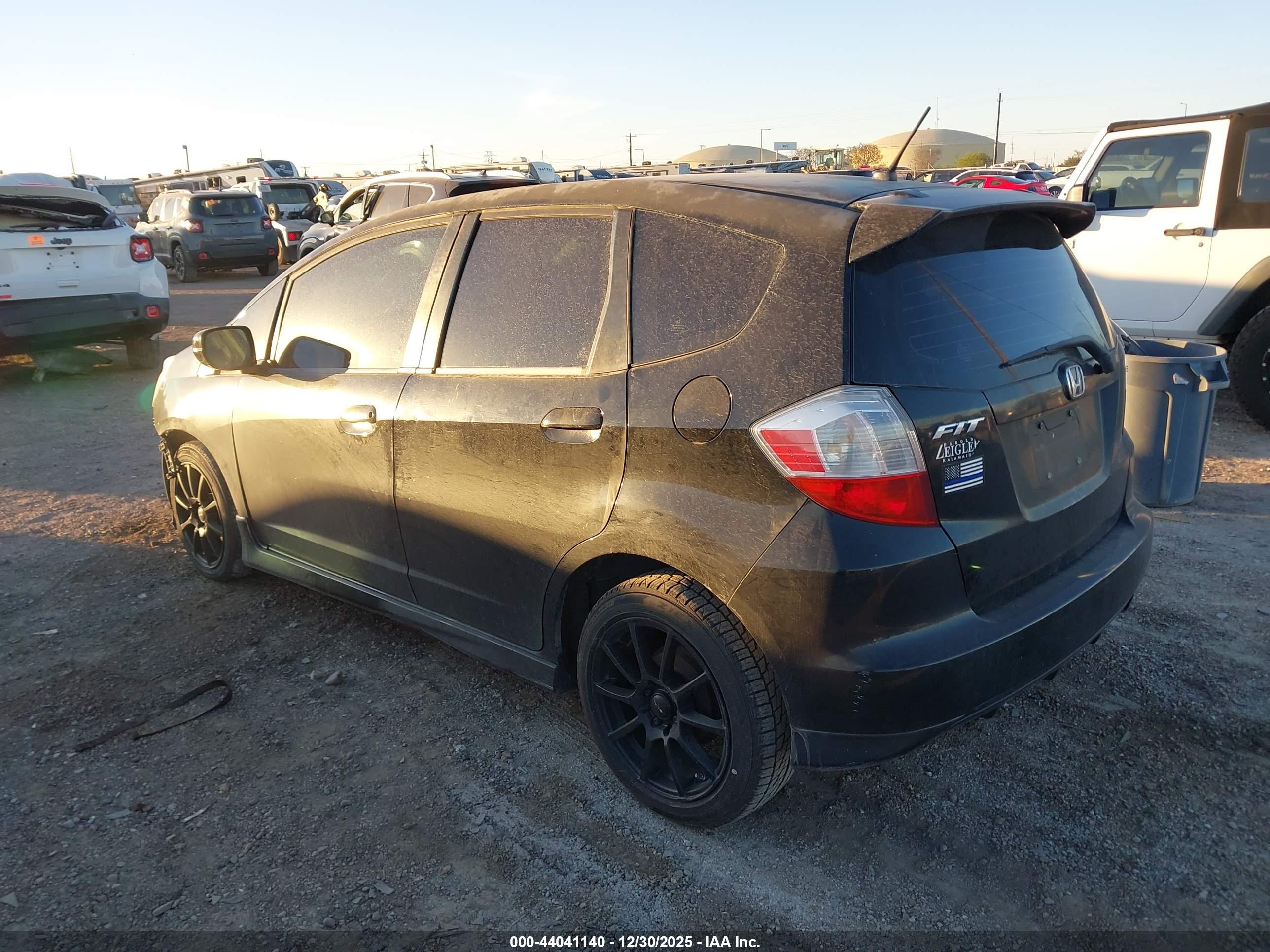 HONDA FIT image 3