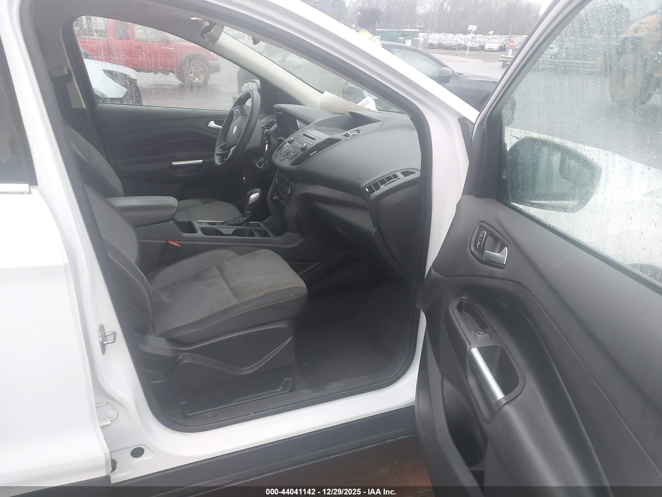 FORD ESCAPE image 5