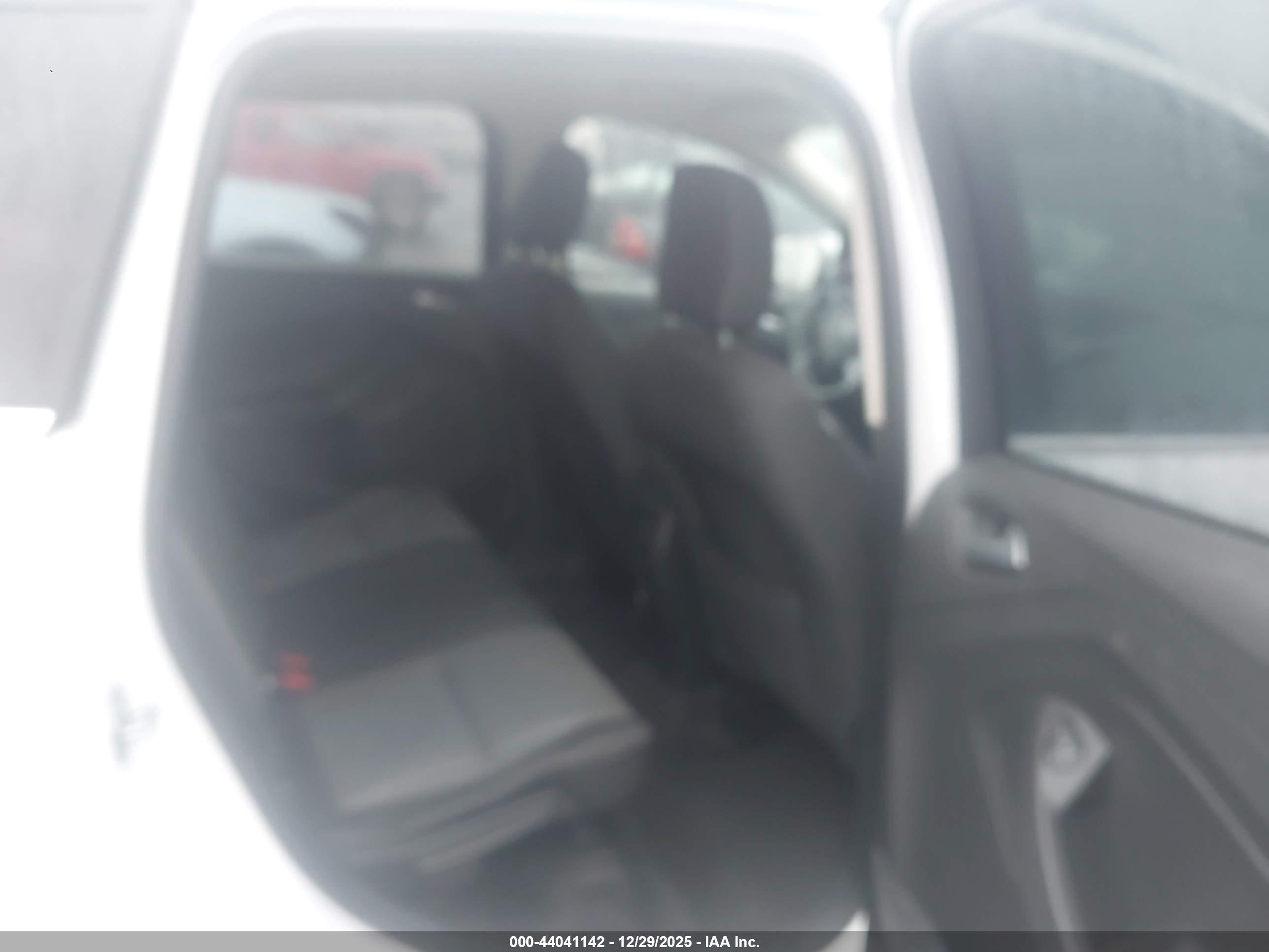 FORD ESCAPE image 8