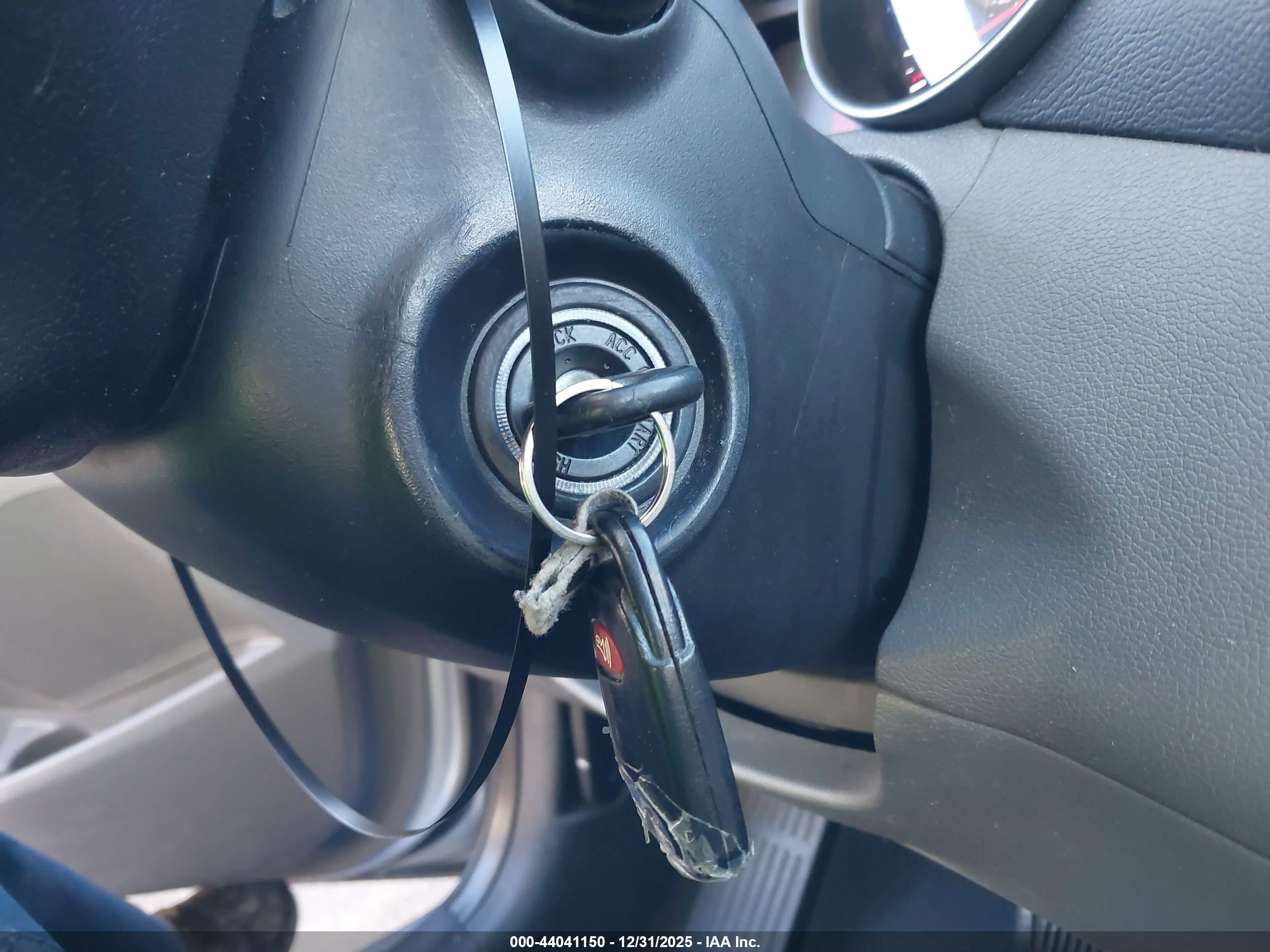 HYUNDAI ELANTRA image 11