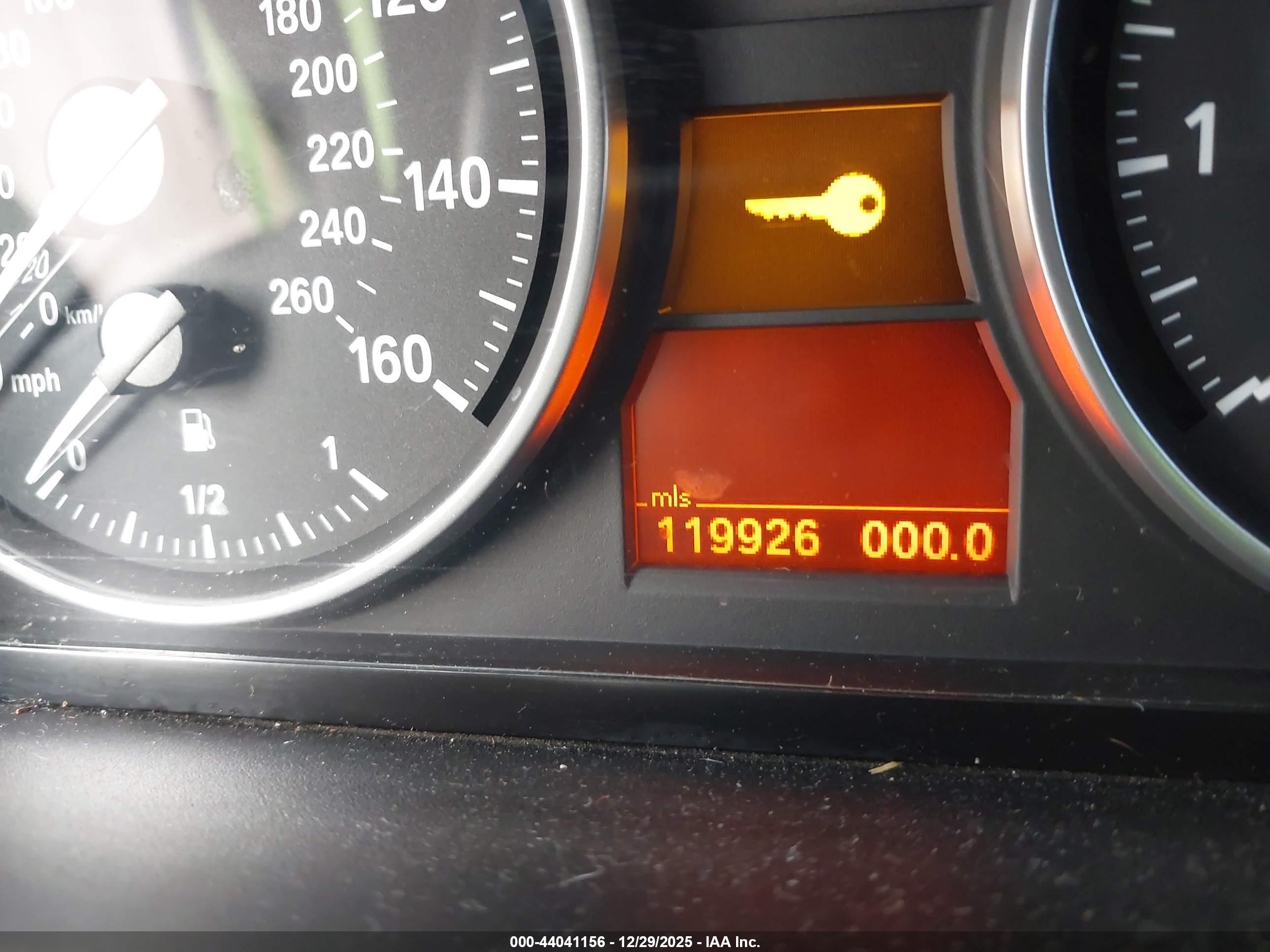 BMW 328XI image 7