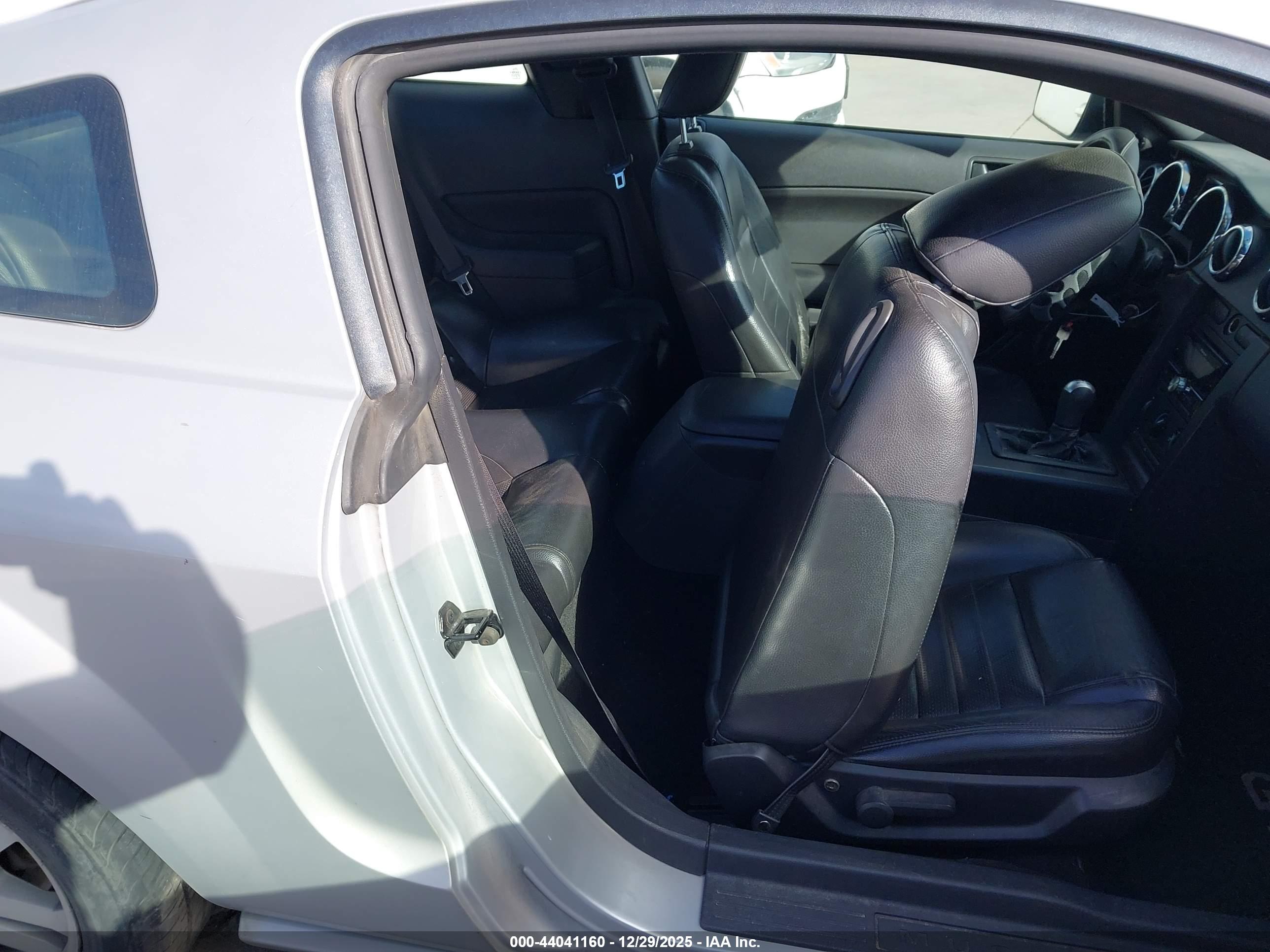 FORD MUSTANG image 8
